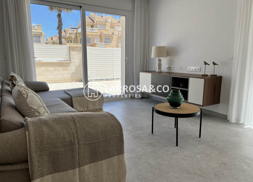 Resale - Apartment - Torrevieja - Aguas Nuevas