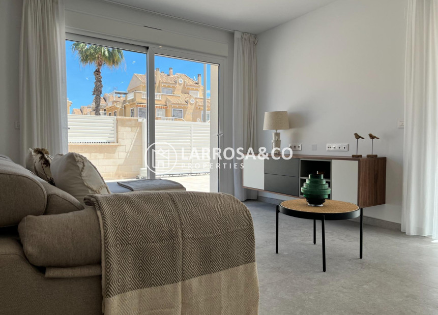 Resale - Apartment - Torrevieja - Aguas Nuevas