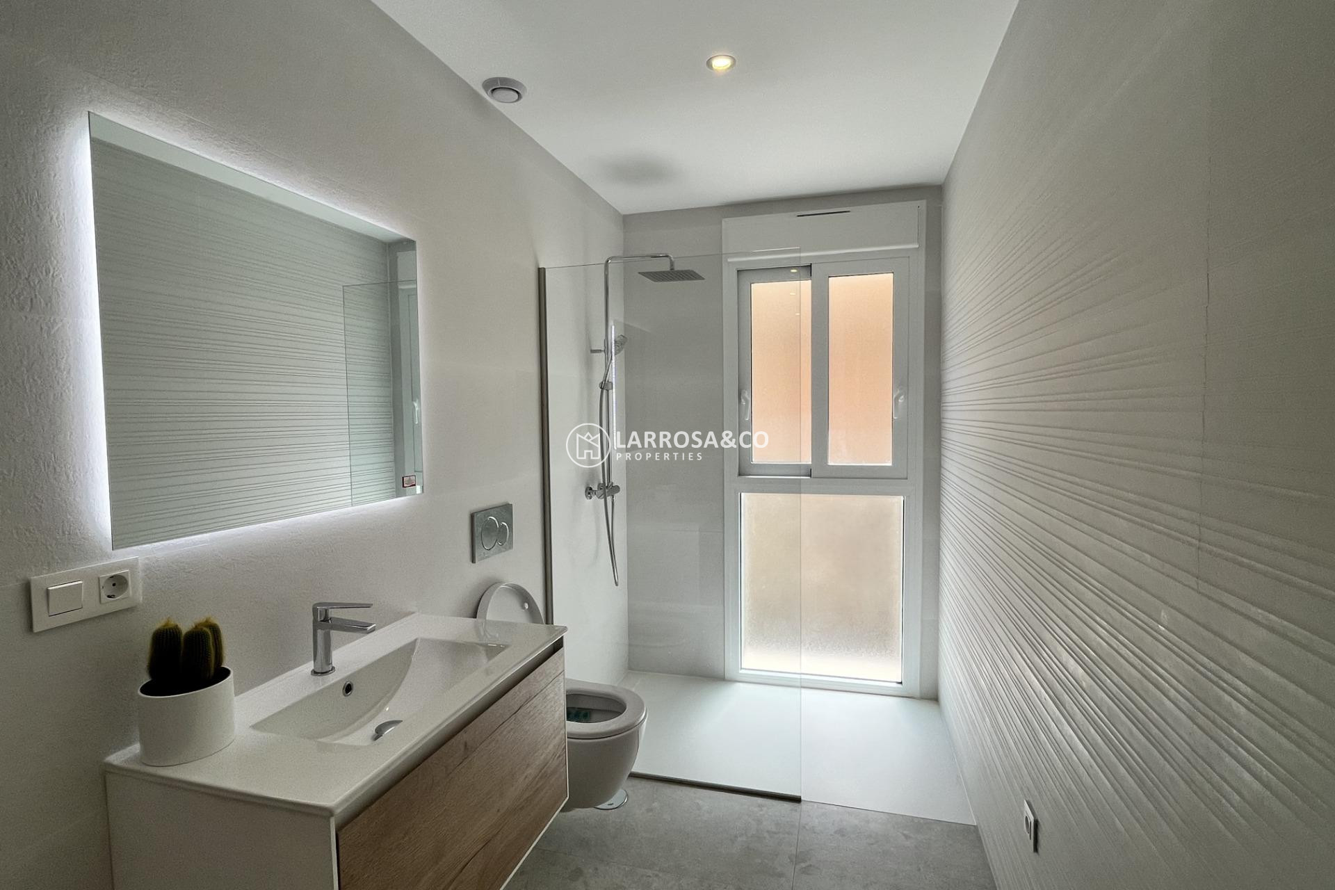 Resale - Apartment - Torrevieja - Aguas Nuevas