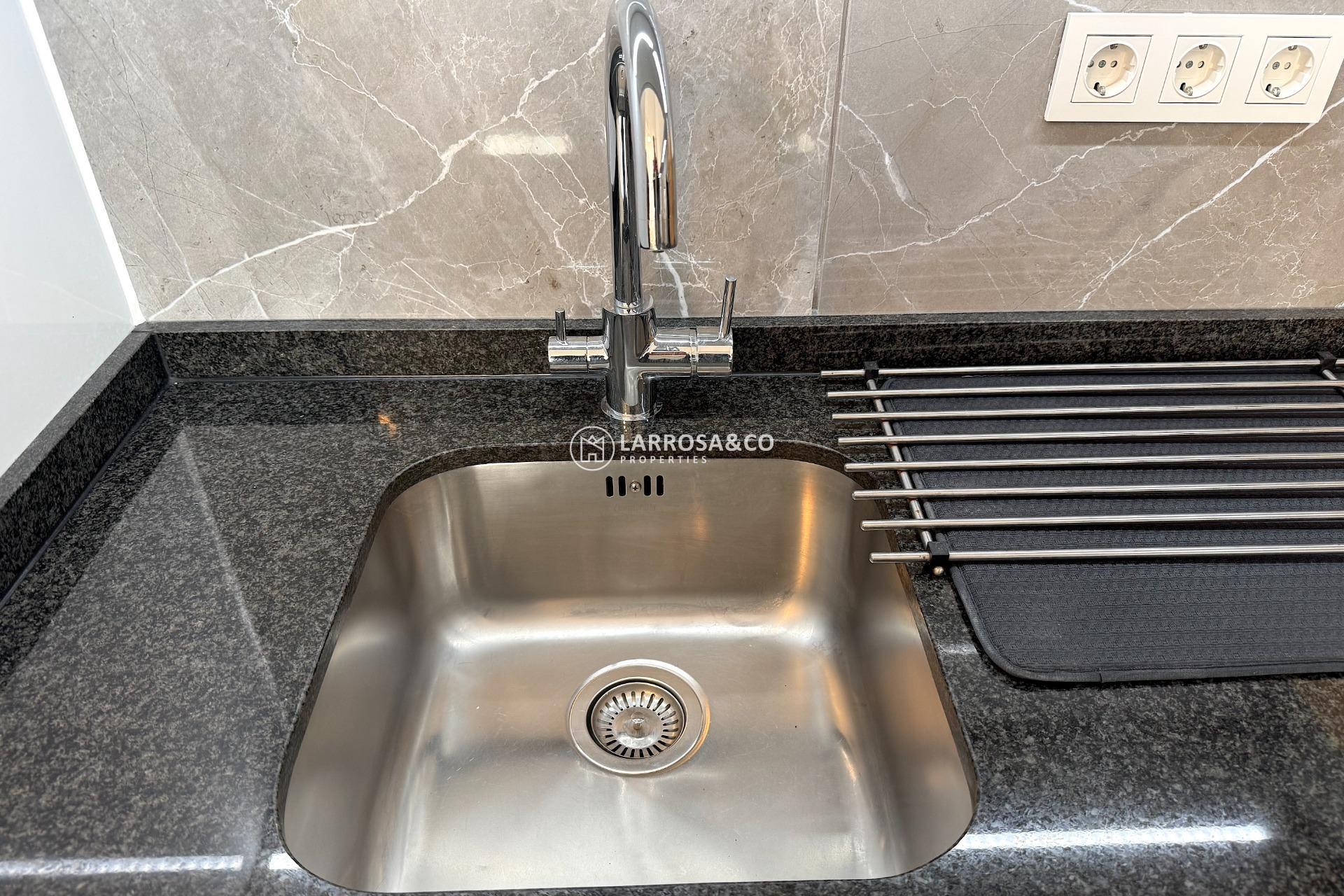 Resale - Apartment - Torrevieja - Cabo cervera