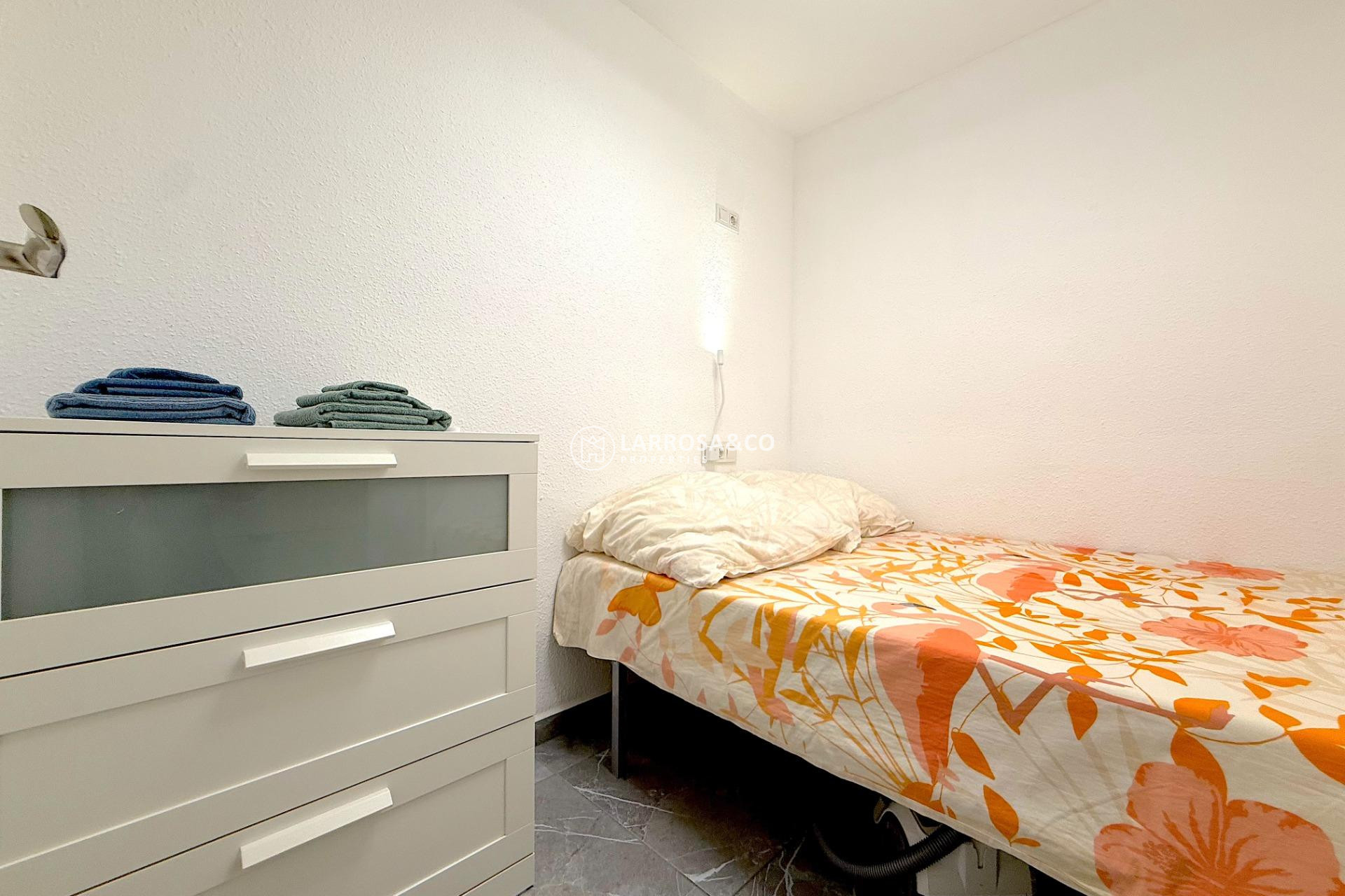 Resale - Apartment - Torrevieja - Cabo cervera