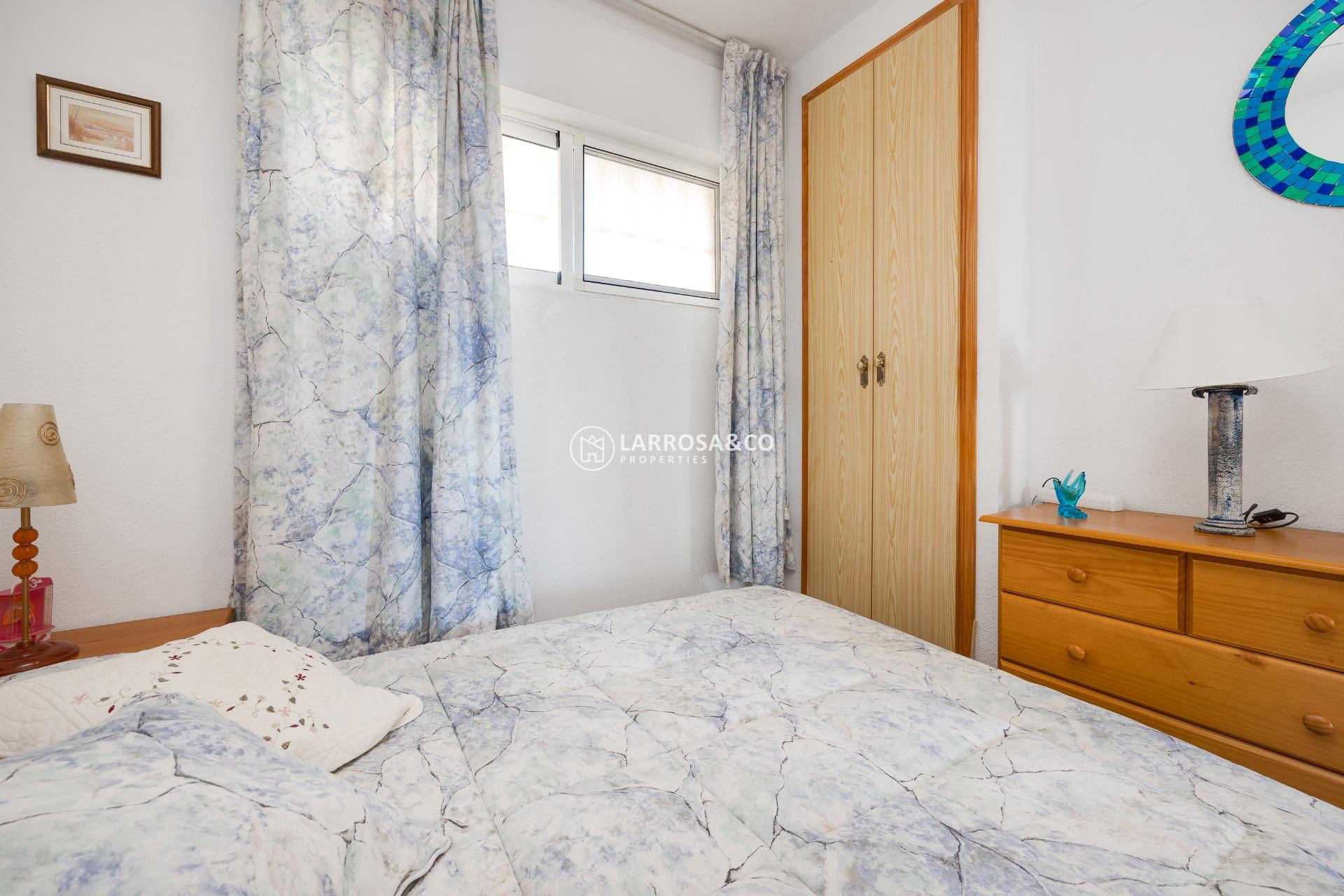 Resale - Apartment - Torrevieja - Calas blanca