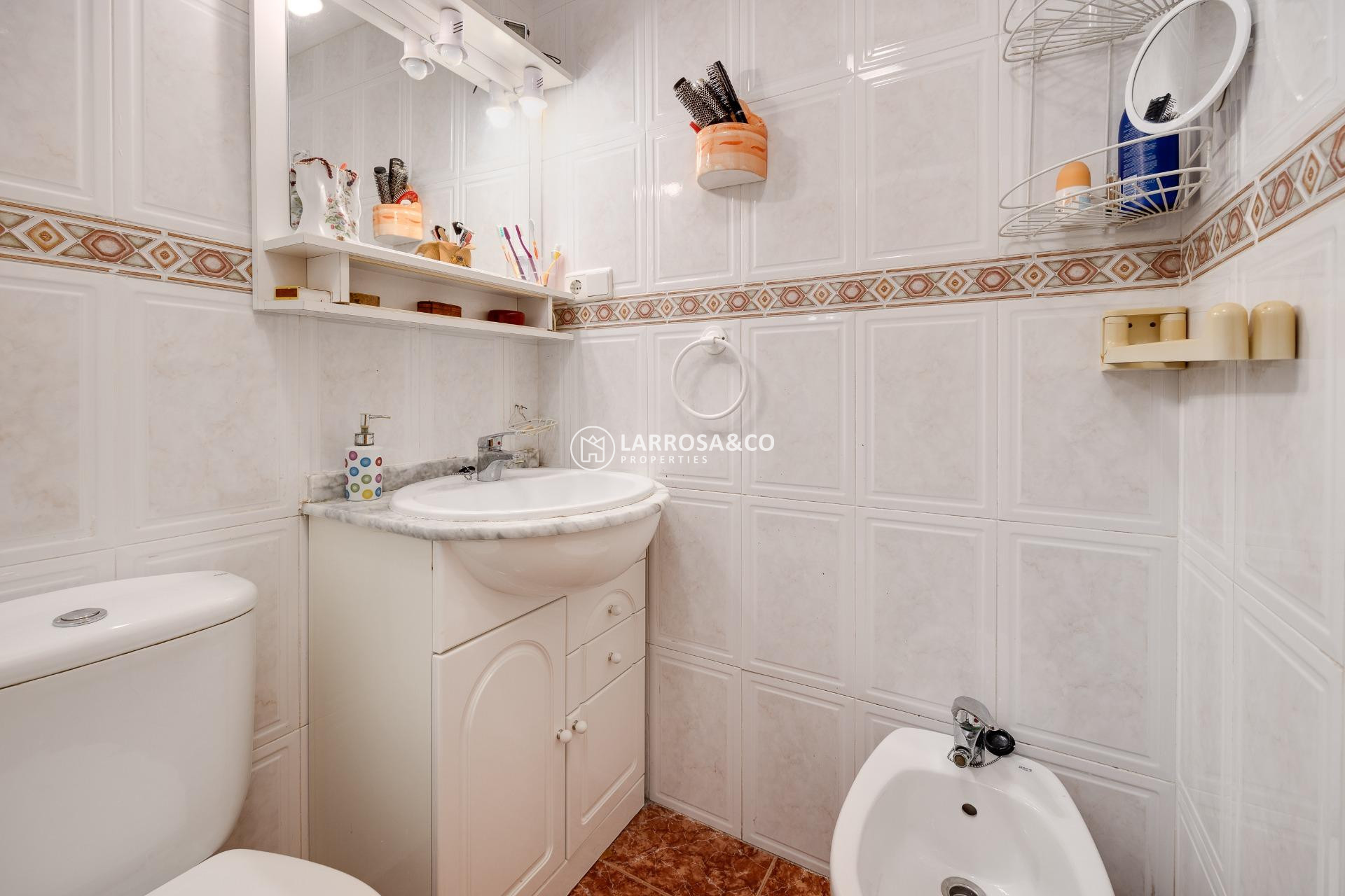 Resale - Apartment - Torrevieja - Calas blanca