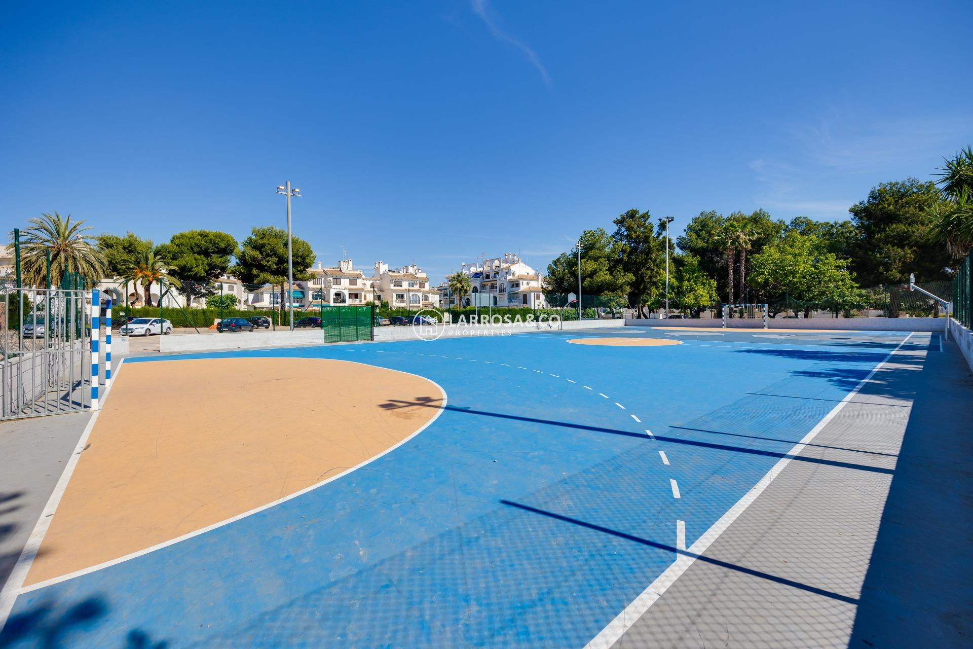 Resale - Apartment - Torrevieja - Calas blanca