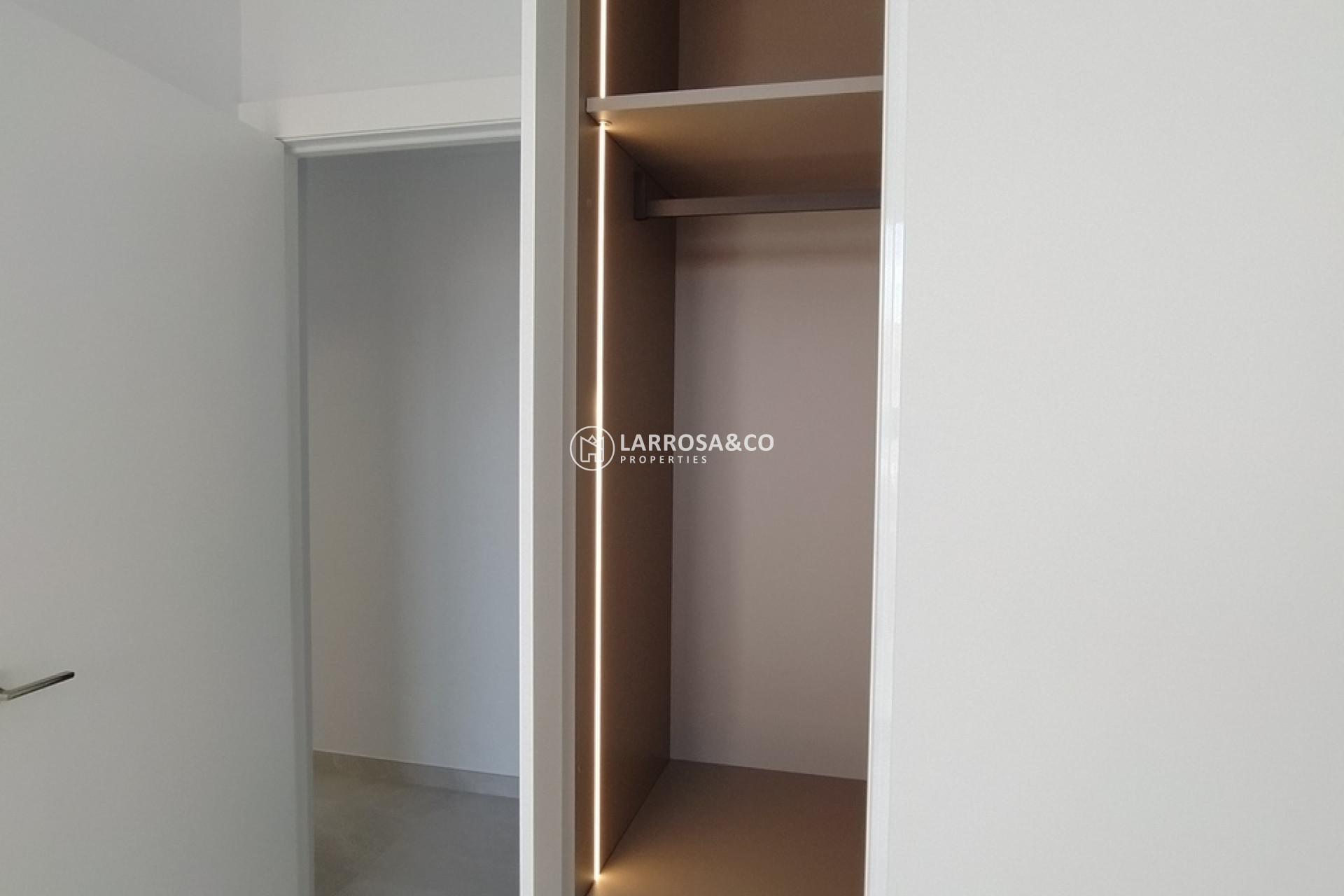 Resale - Apartment - Torrevieja - CENTRE PLAYA DEL CURA LAS PISCINAS