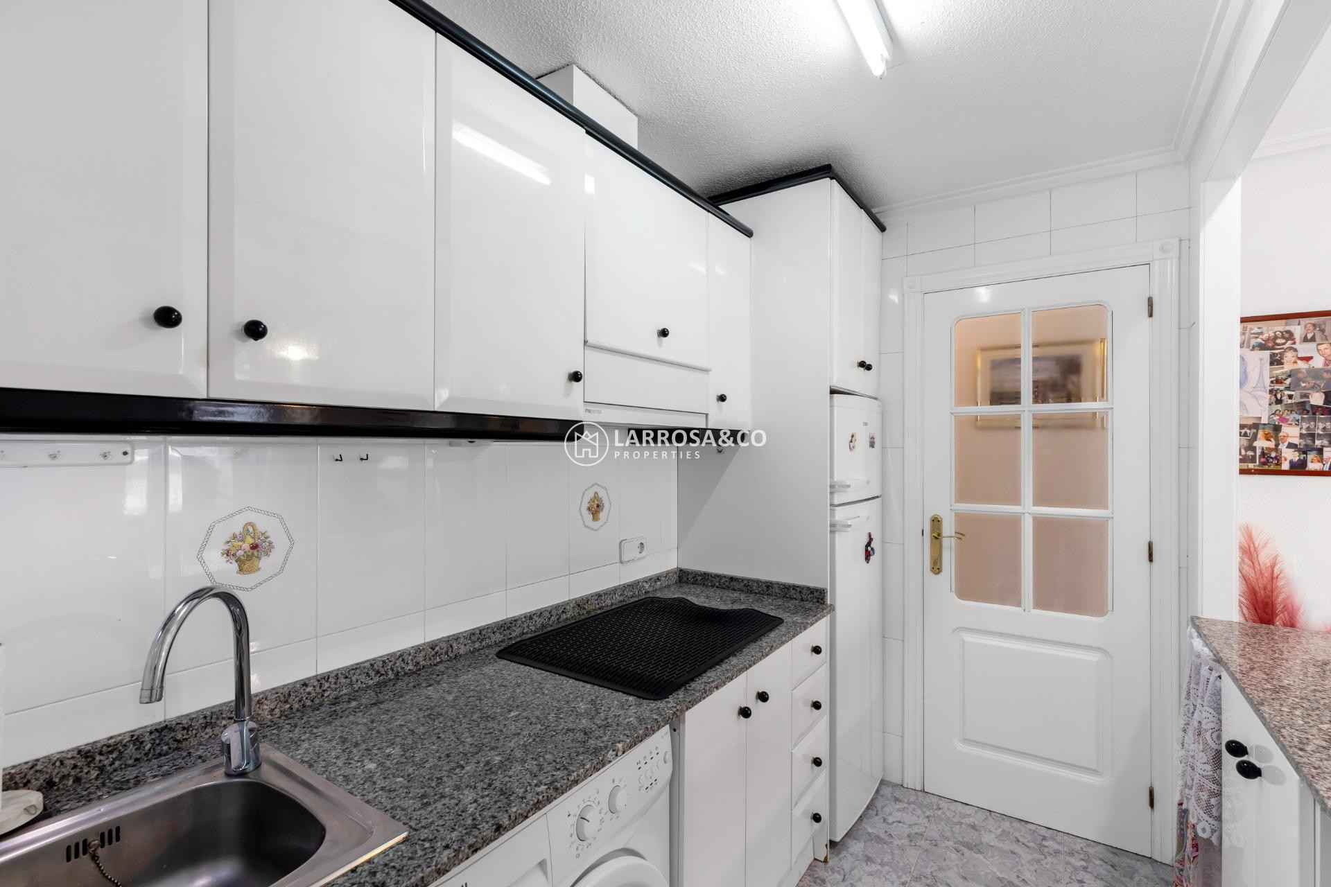 Resale - Apartment - Torrevieja - Centro - Muelle Pesquero