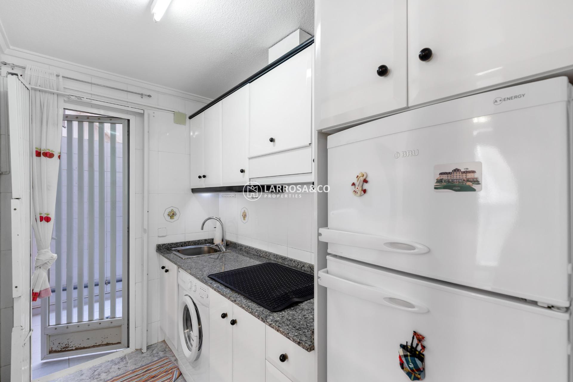 Resale - Apartment - Torrevieja - Centro - Muelle Pesquero