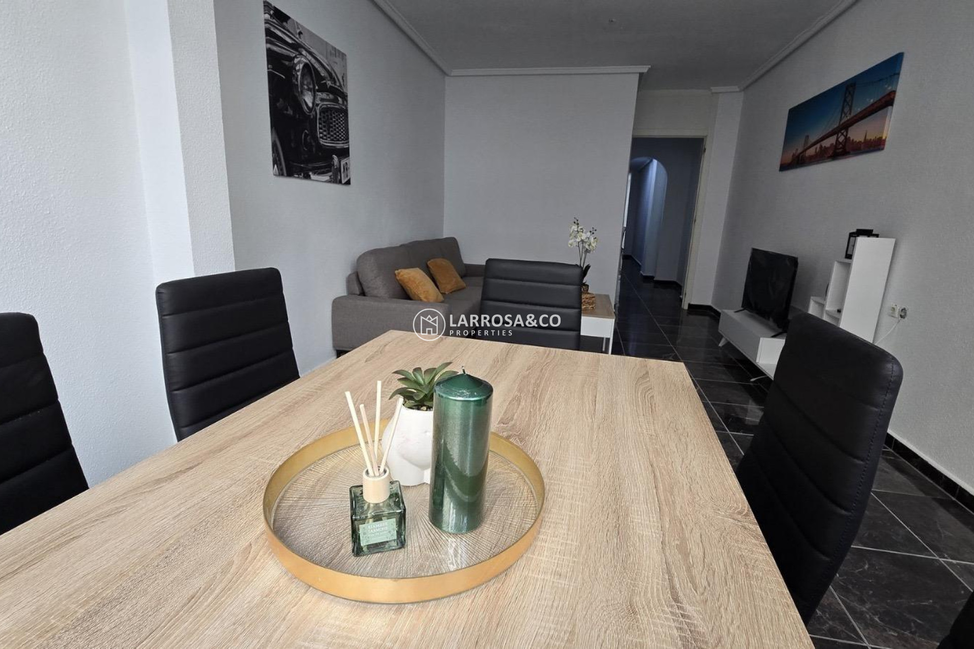 Resale - Apartment - Torrevieja - Centro - Muelle Pesquero