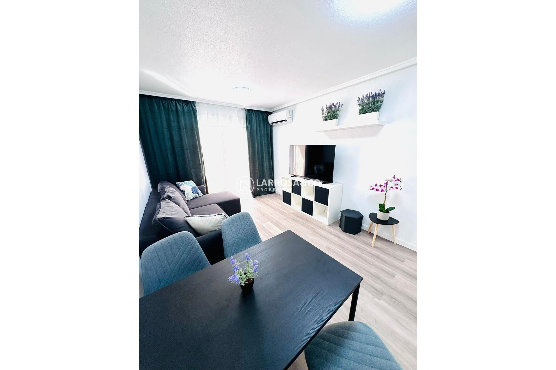 Resale - Apartment - Torrevieja - Centro - Muelle Pesquero