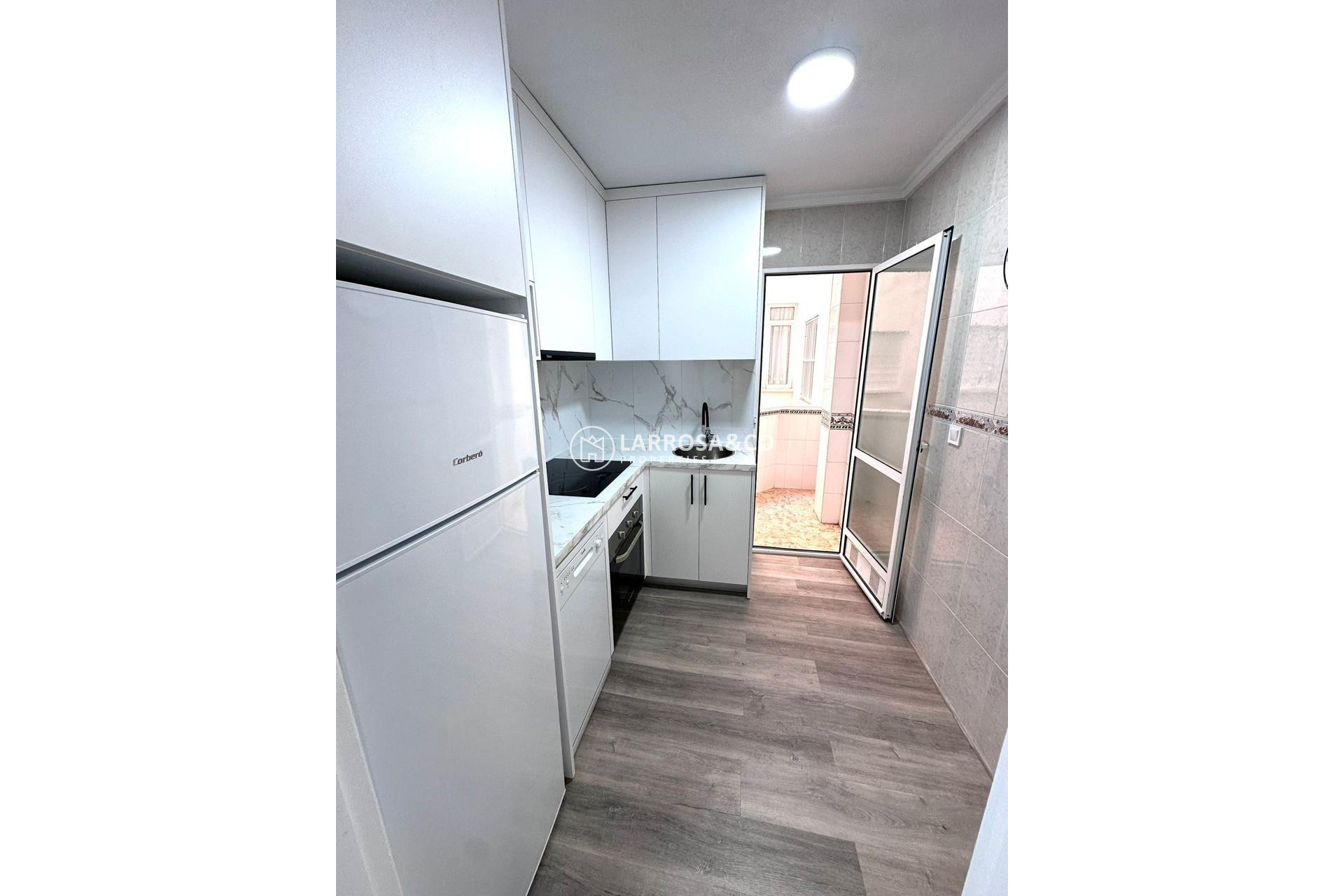 Resale - Apartment - Torrevieja - Centro - Muelle Pesquero