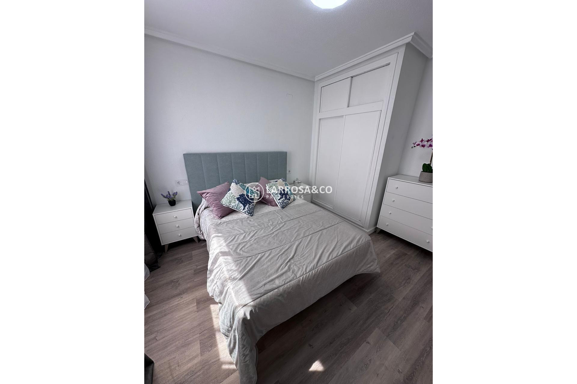 Resale - Apartment - Torrevieja - Centro - Muelle Pesquero