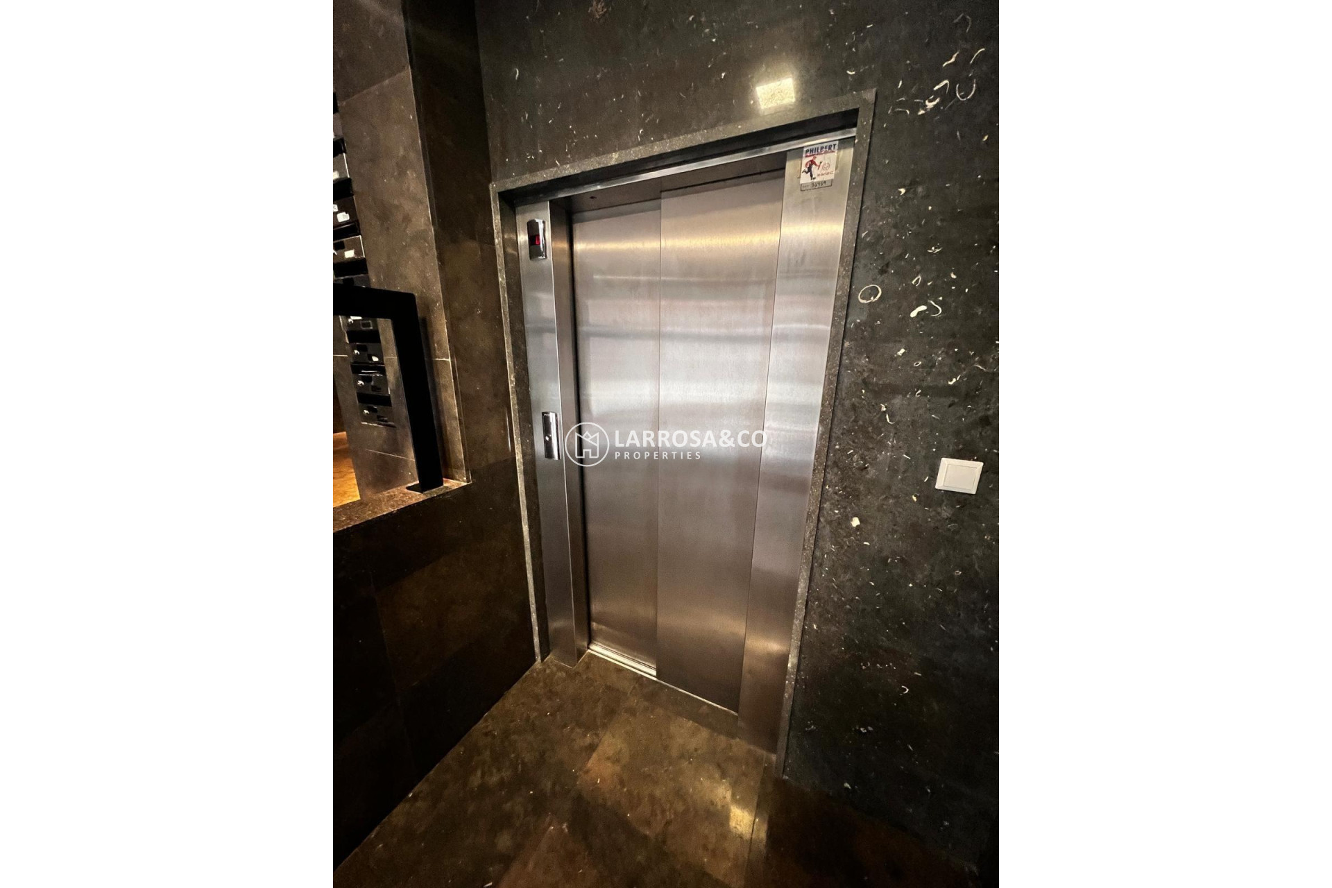 Resale - Apartment - Torrevieja - Centro - Muelle Pesquero