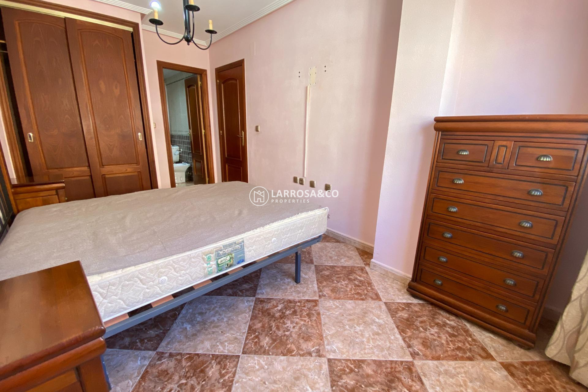 Resale - Apartment - Torrevieja - Centro