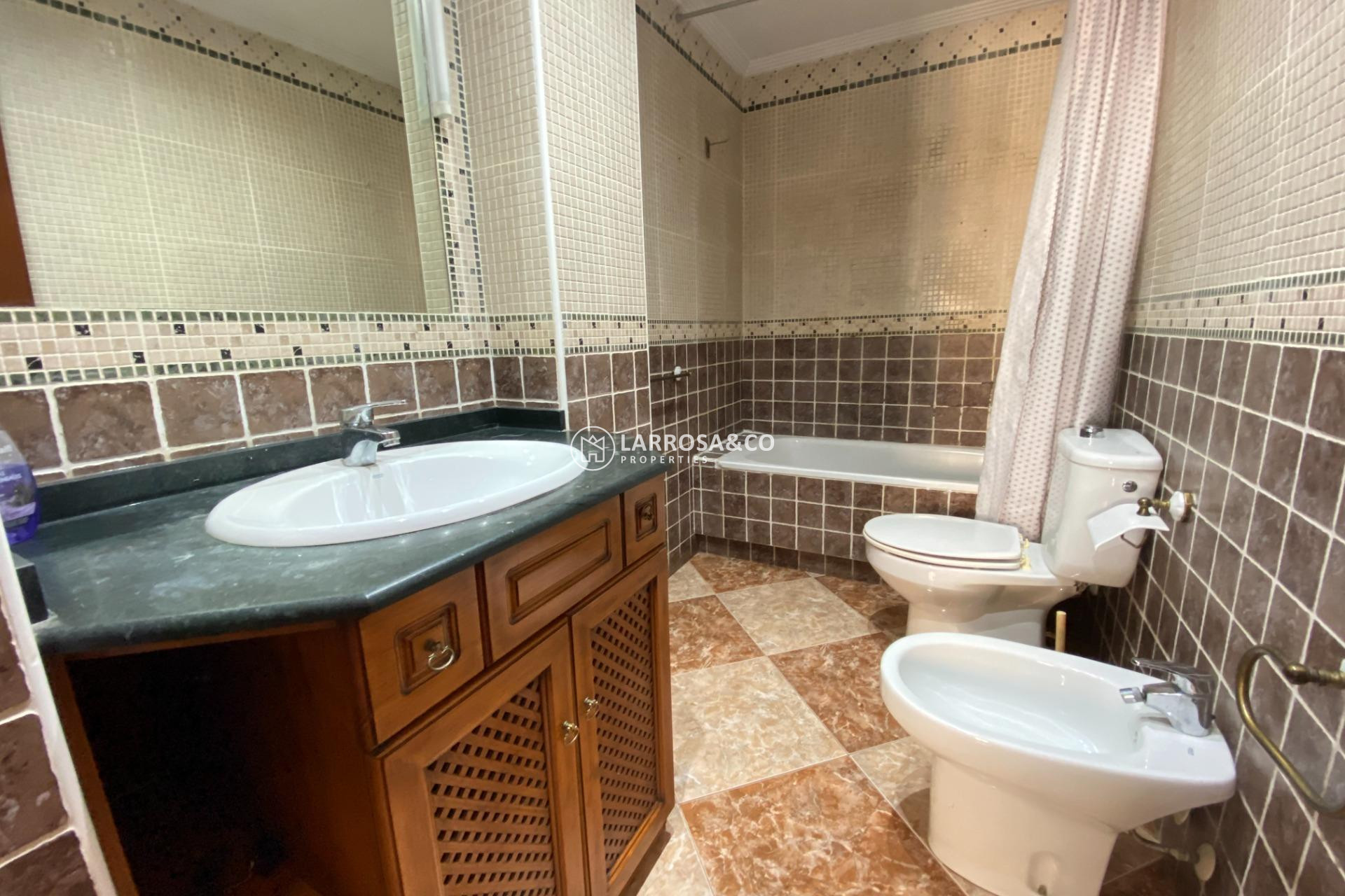 Resale - Apartment - Torrevieja - Centro