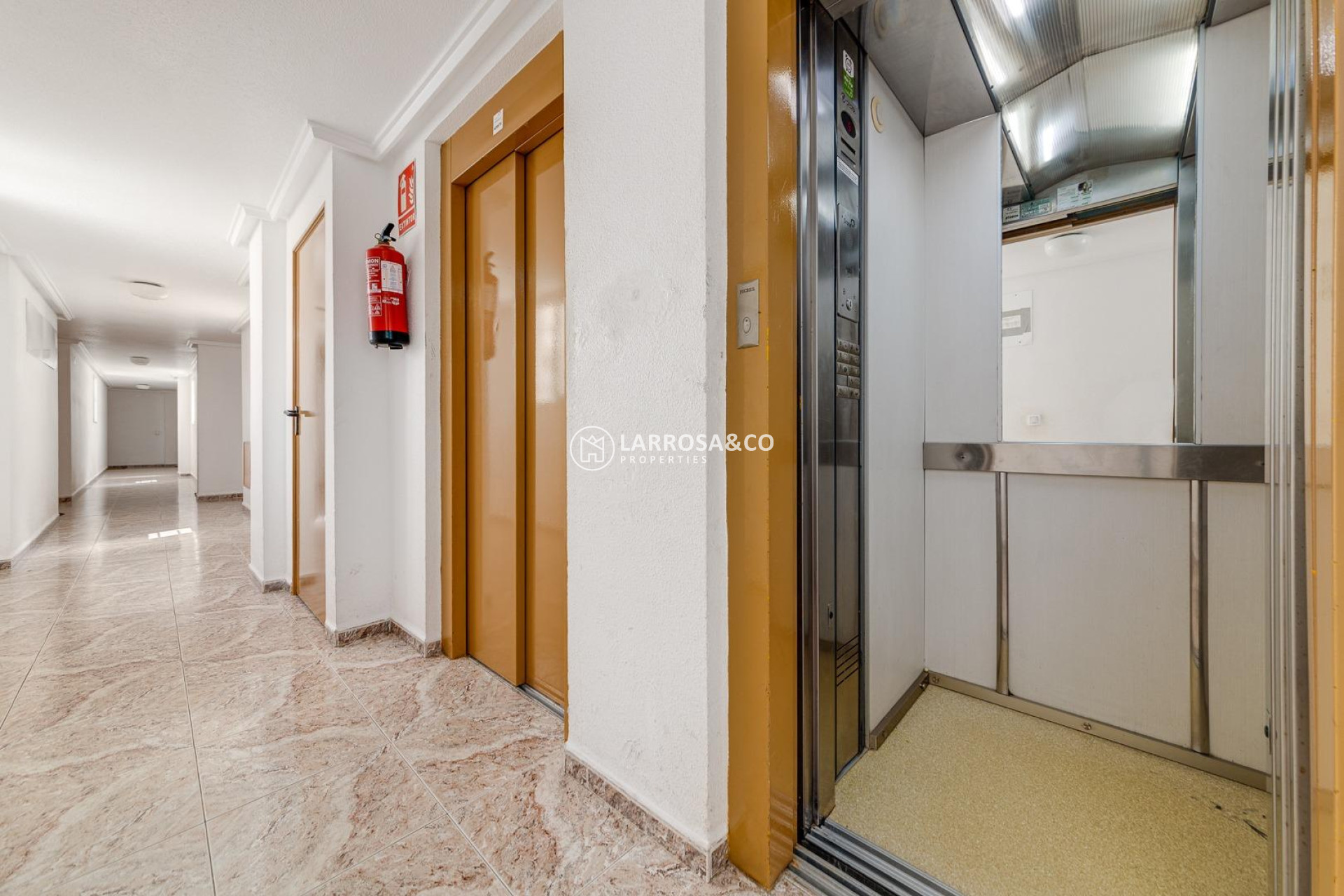 Resale - Apartment - Torrevieja - Centro