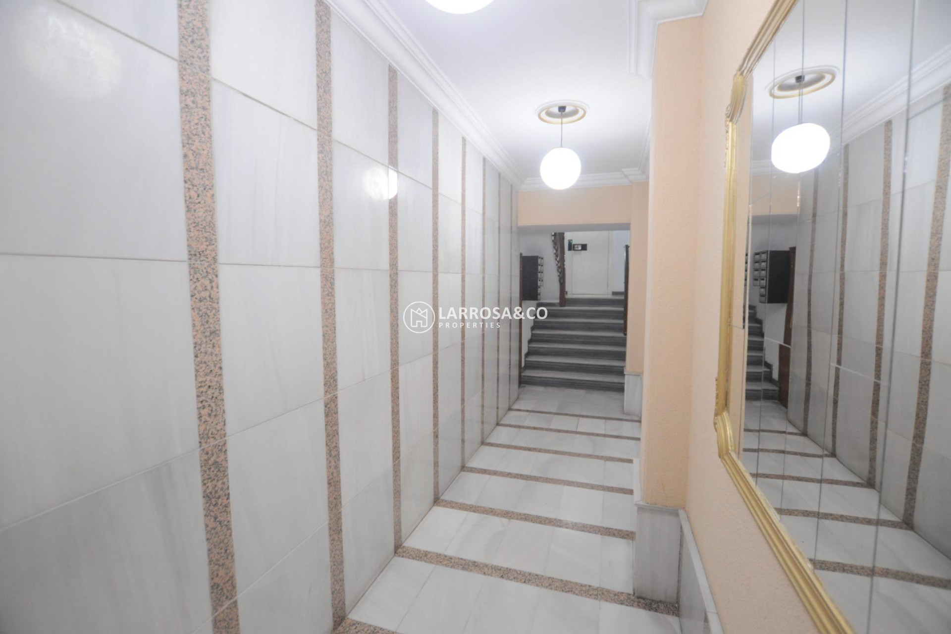 Resale - Apartment - Torrevieja - Centro