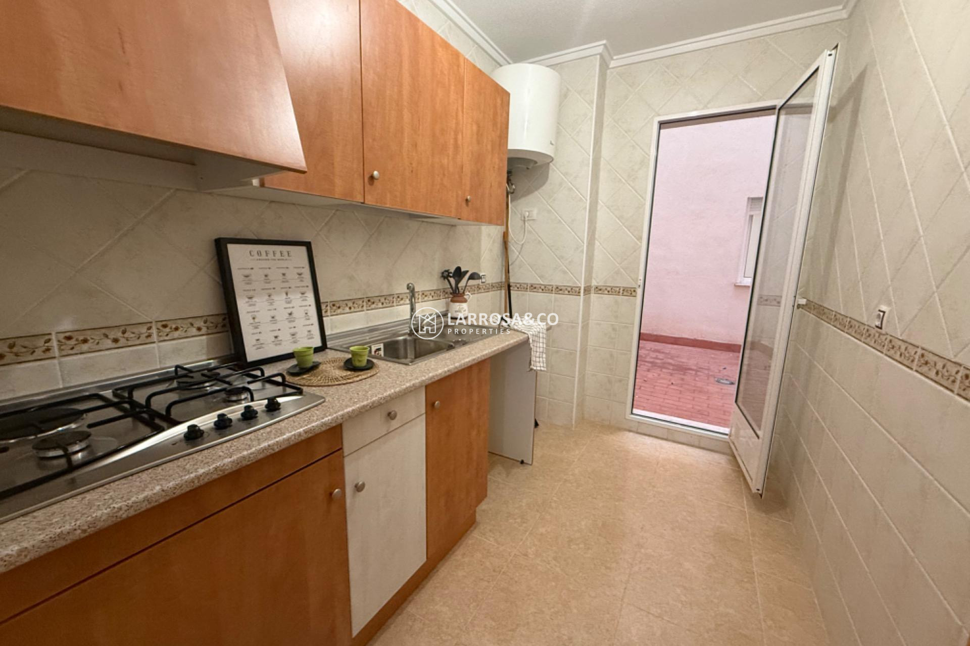 Resale - Apartment - Torrevieja - Centro