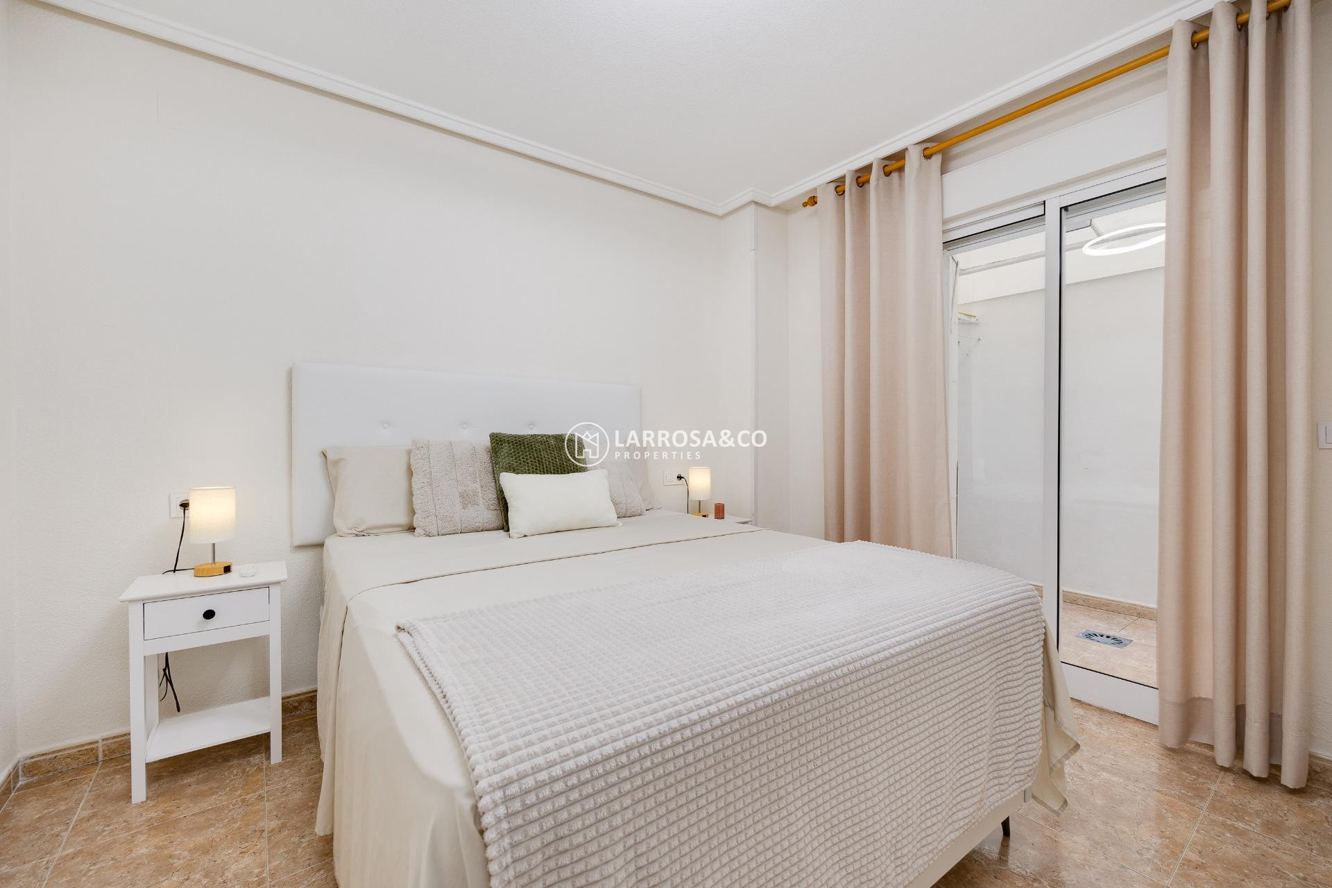 Resale - Apartment - Torrevieja - Centro