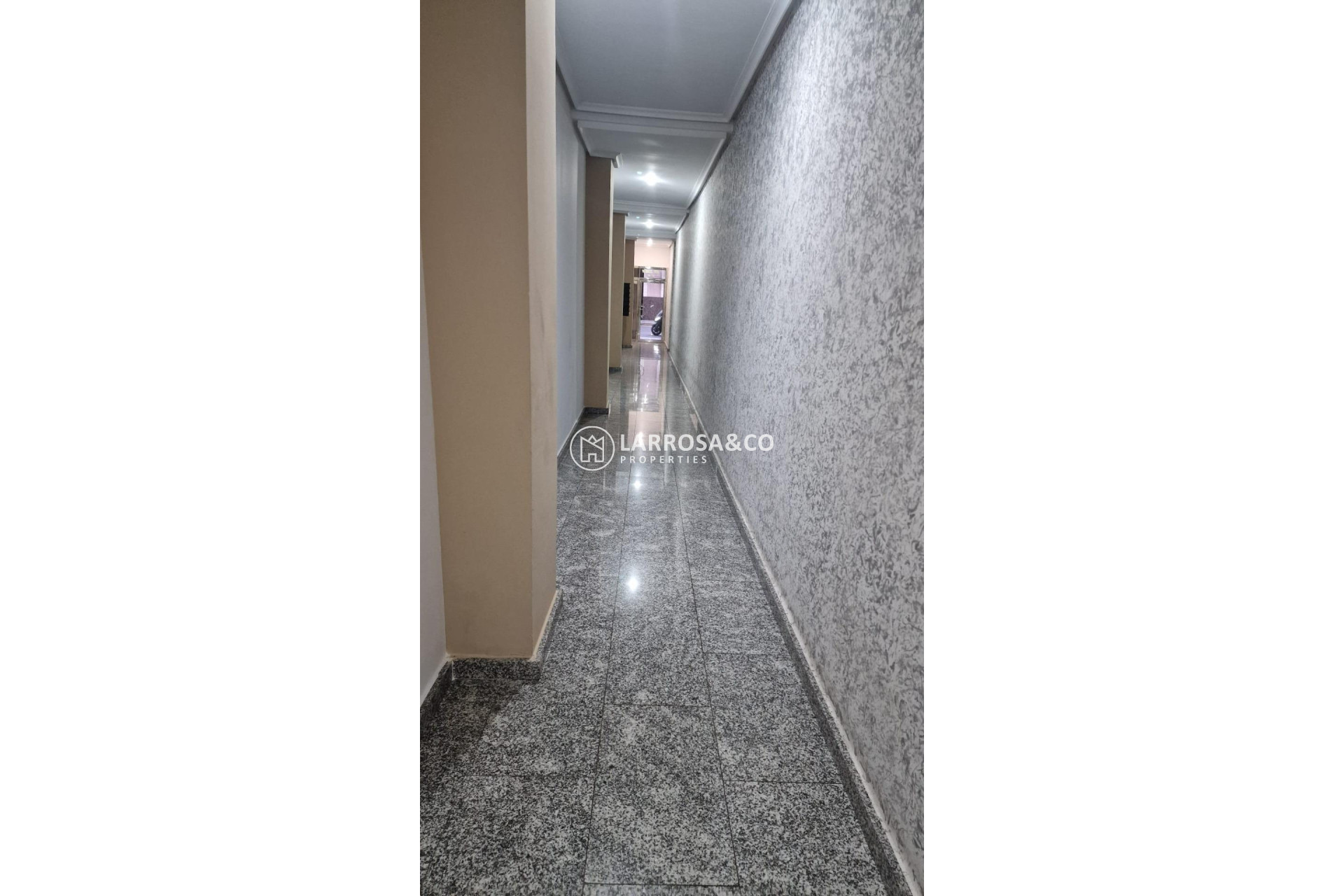 Resale - Apartment - Torrevieja - Centro