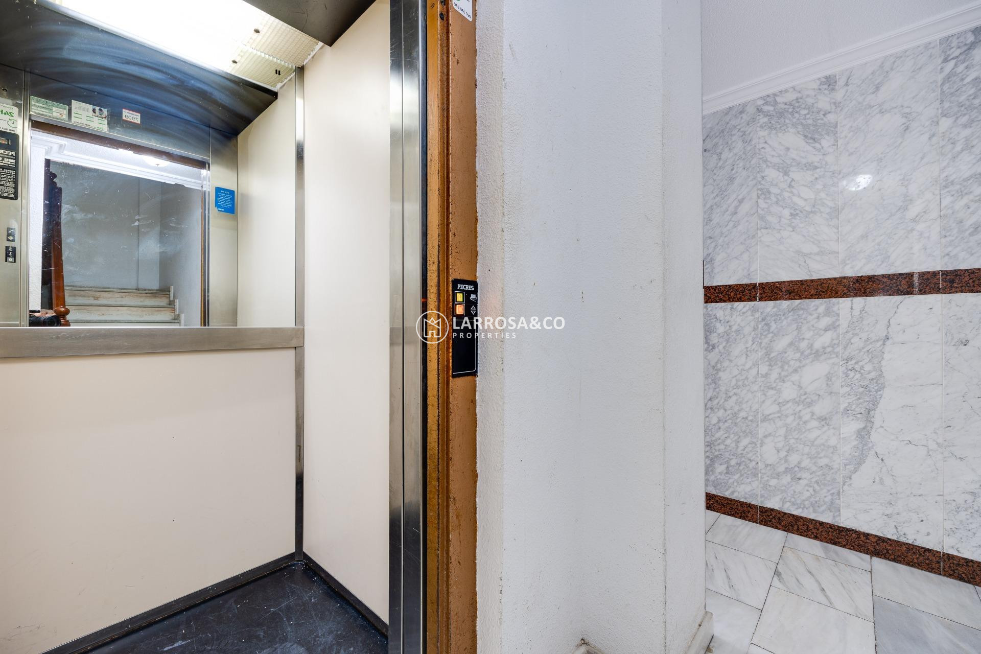 Resale - Apartment - Torrevieja - Centro