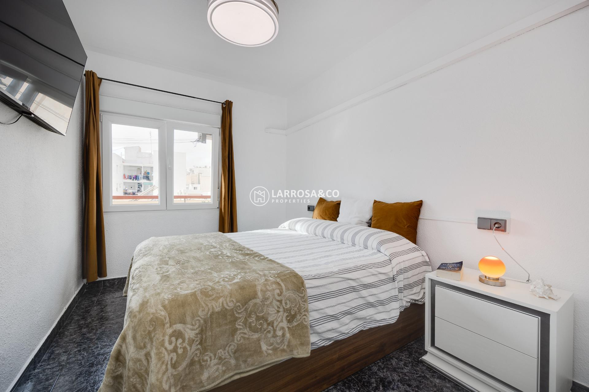 Resale - Apartment - Torrevieja - Centro