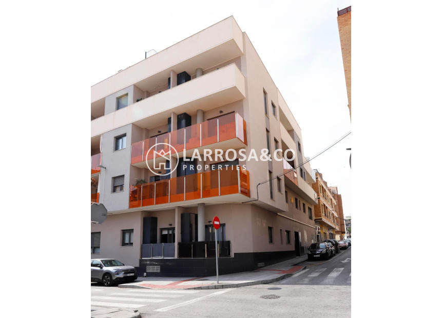 Resale - Apartment - Torrevieja - Centro