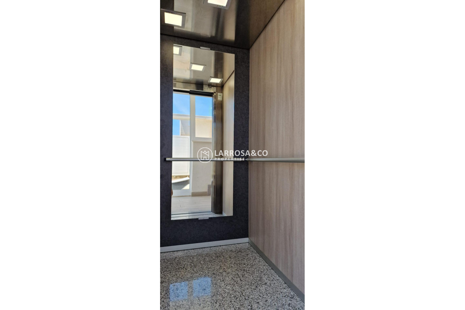 Resale - Apartment - Torrevieja - Centro
