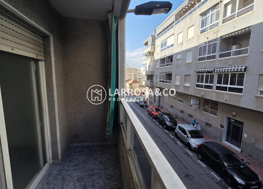 Resale - Apartment - Torrevieja - Centro