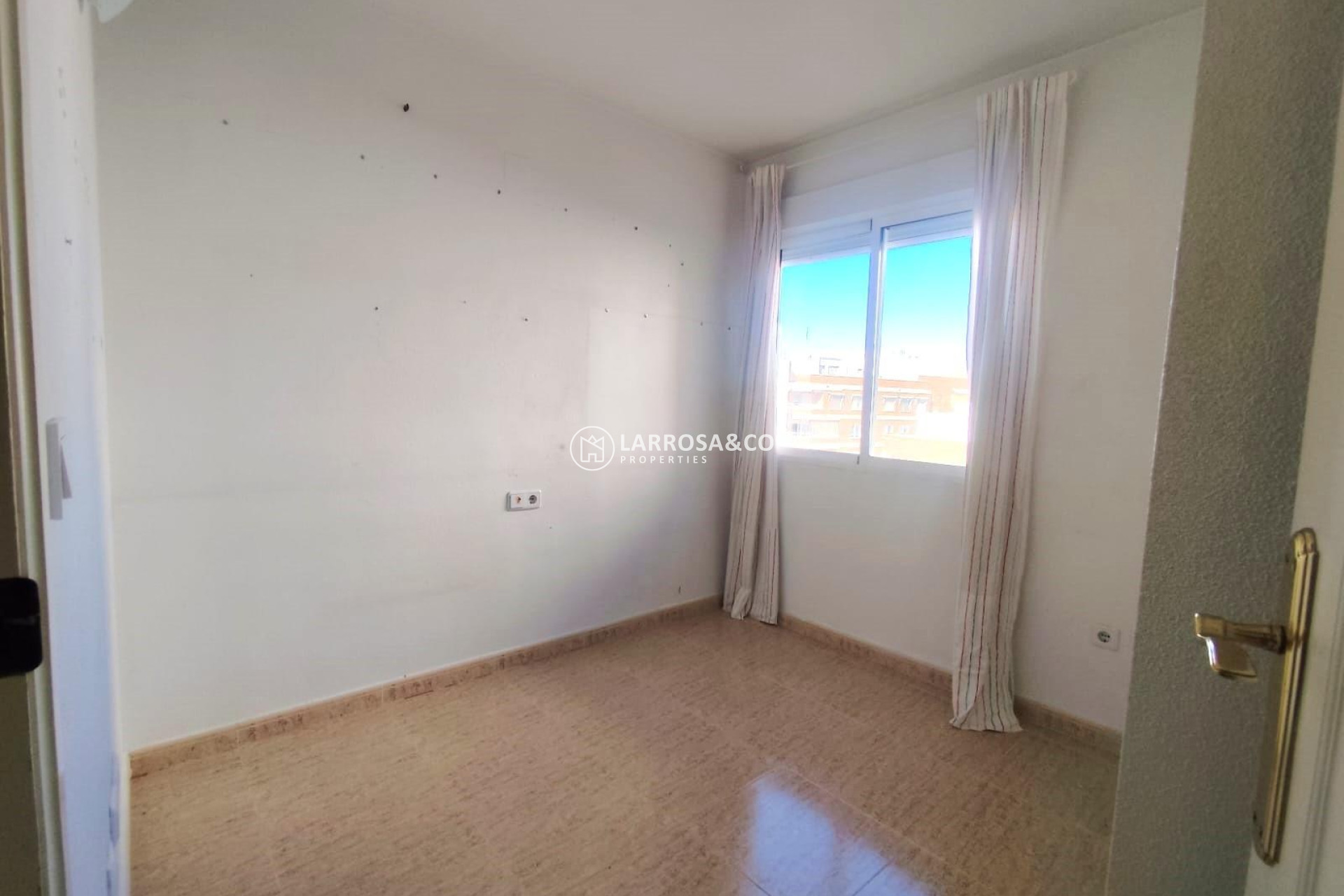Resale - Apartment - Torrevieja - Centro