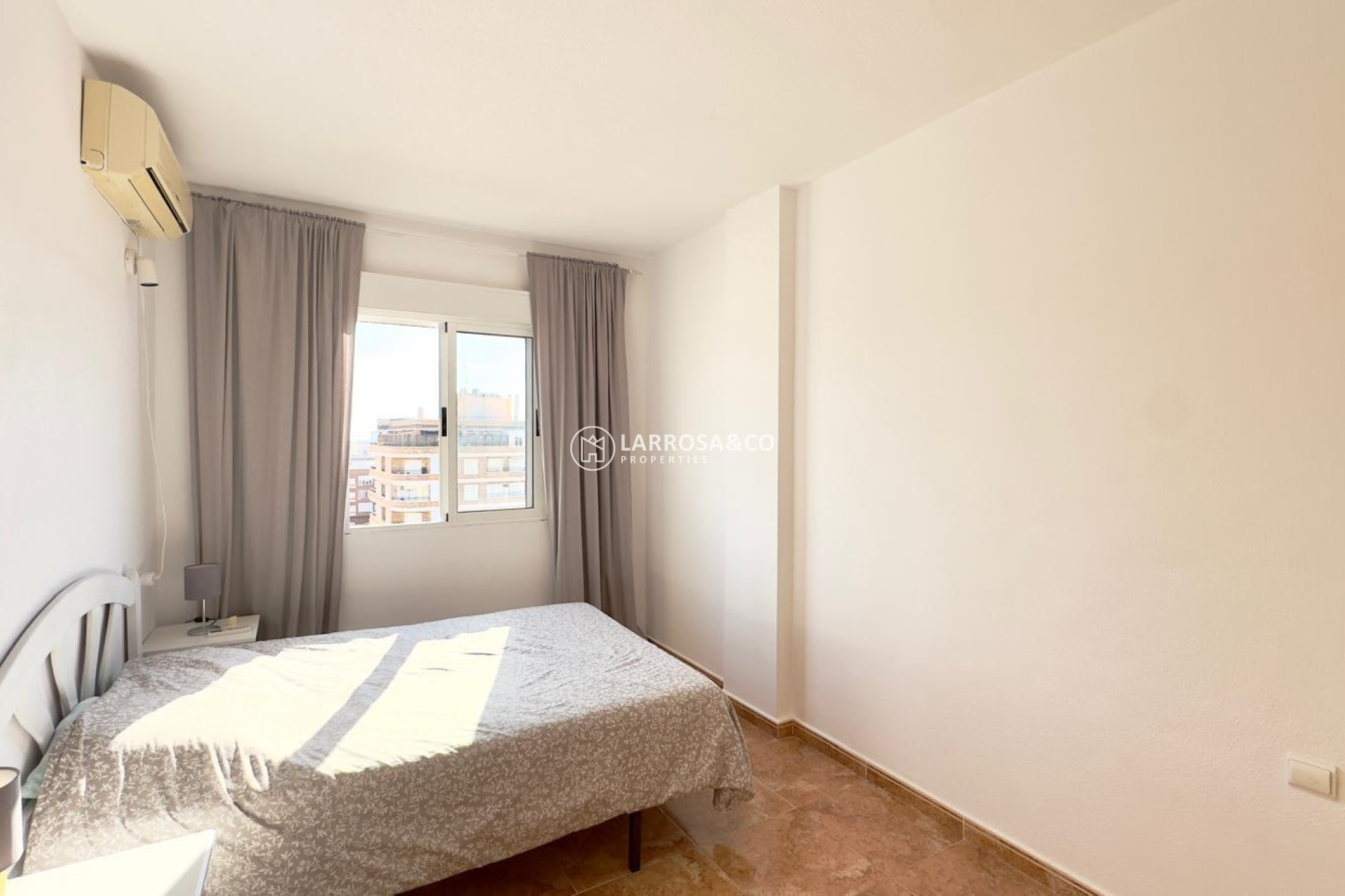 Resale - Apartment - Torrevieja - Centro