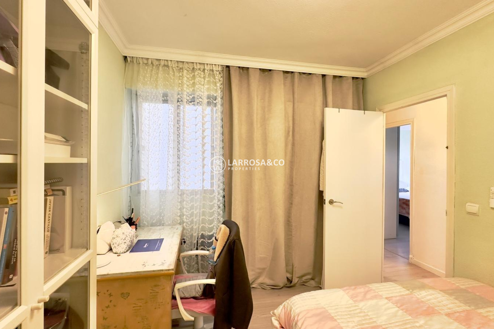 Resale - Apartment - Torrevieja - Centro