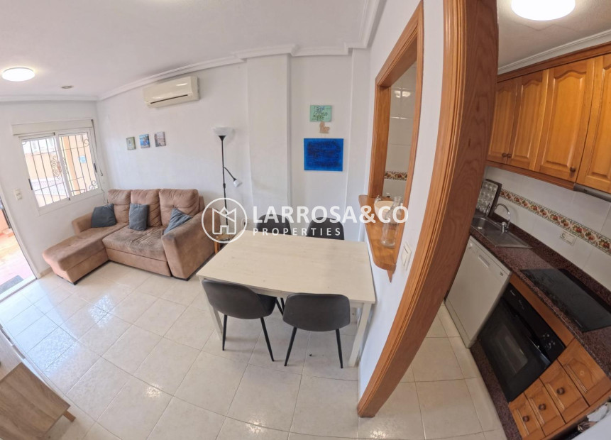 Resale - Apartment - Torrevieja - Centro