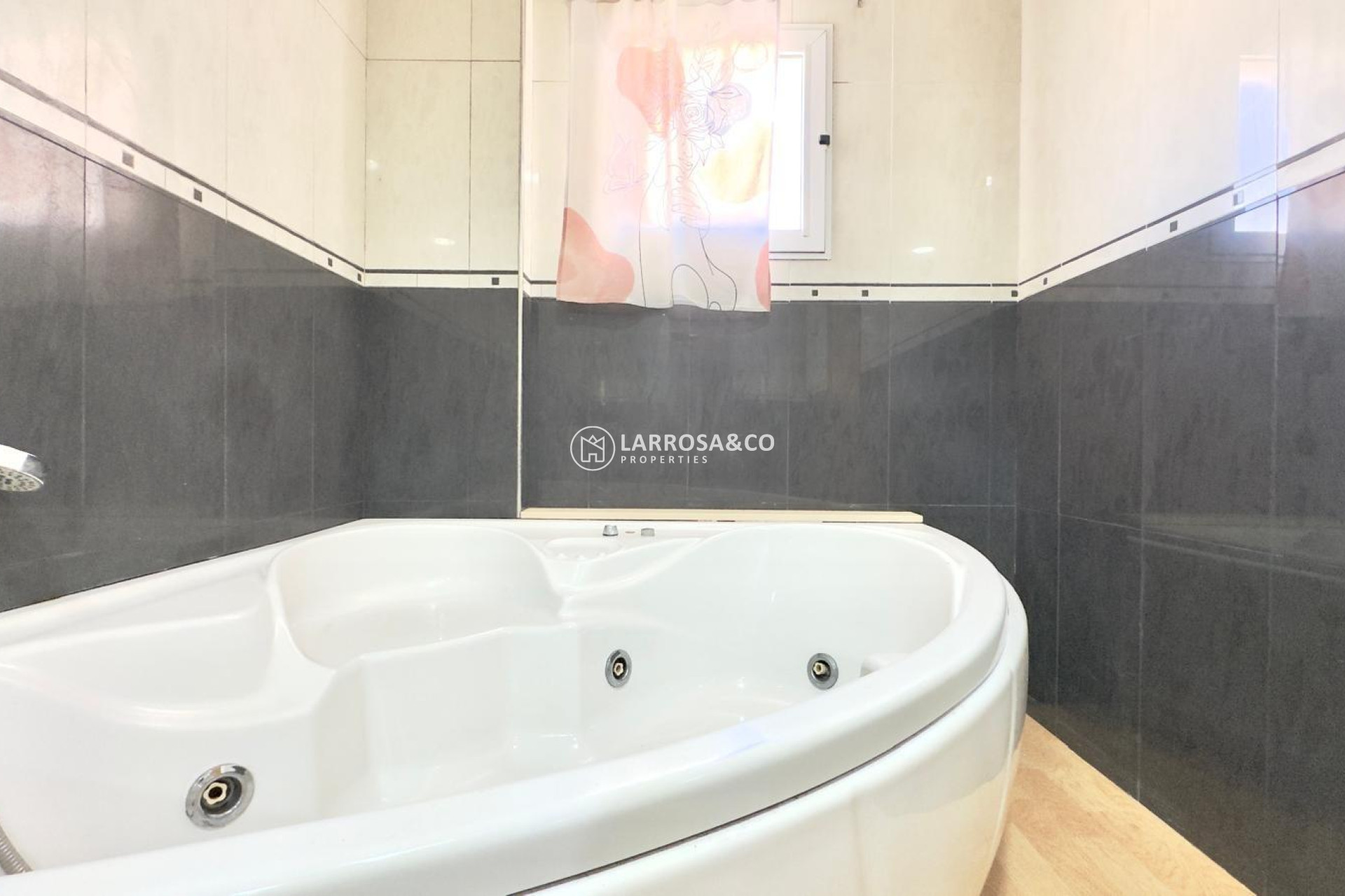 Resale - Apartment - Torrevieja - Centro