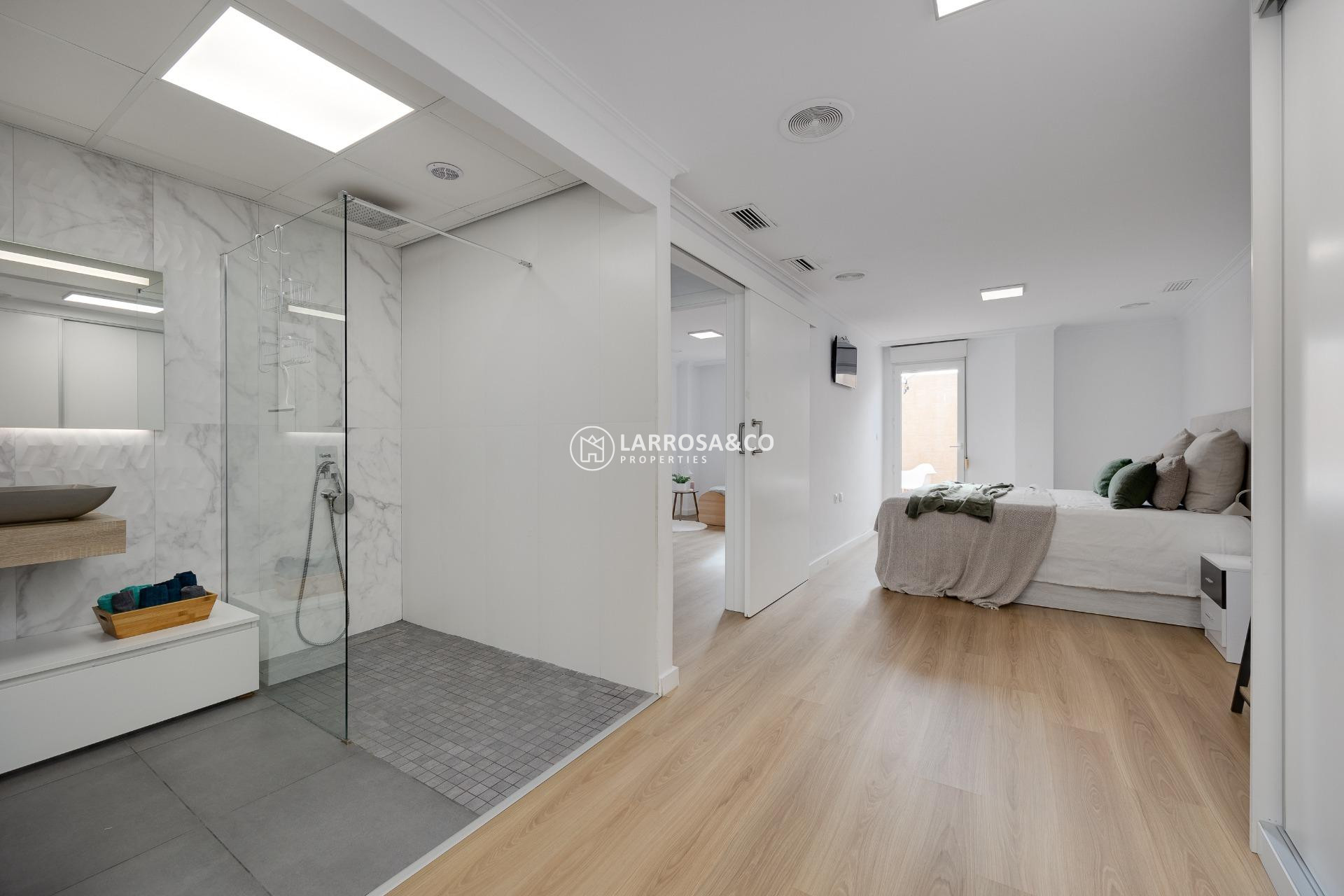 Resale - Apartment - Torrevieja - Centro