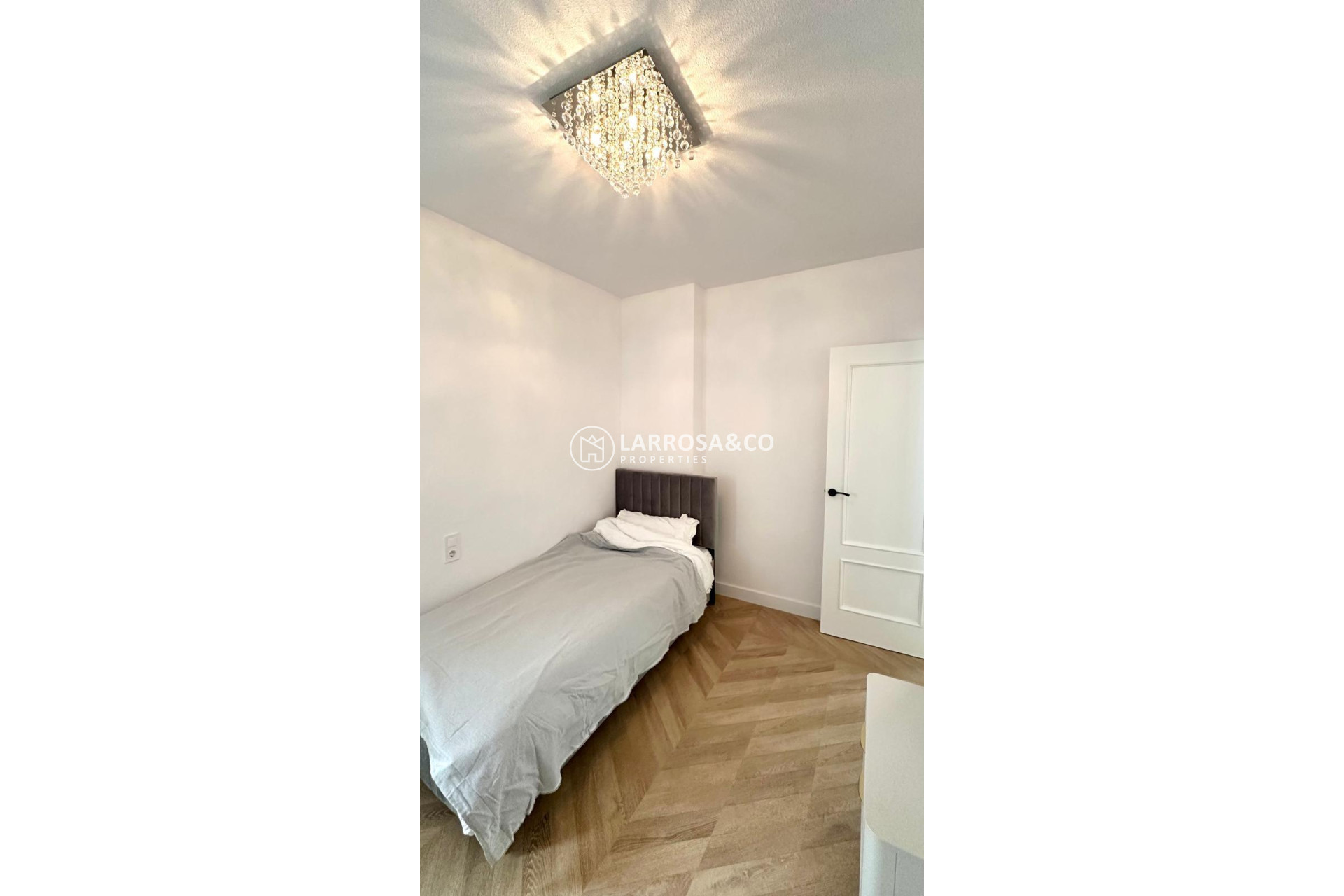 Resale - Apartment - Torrevieja - Centro