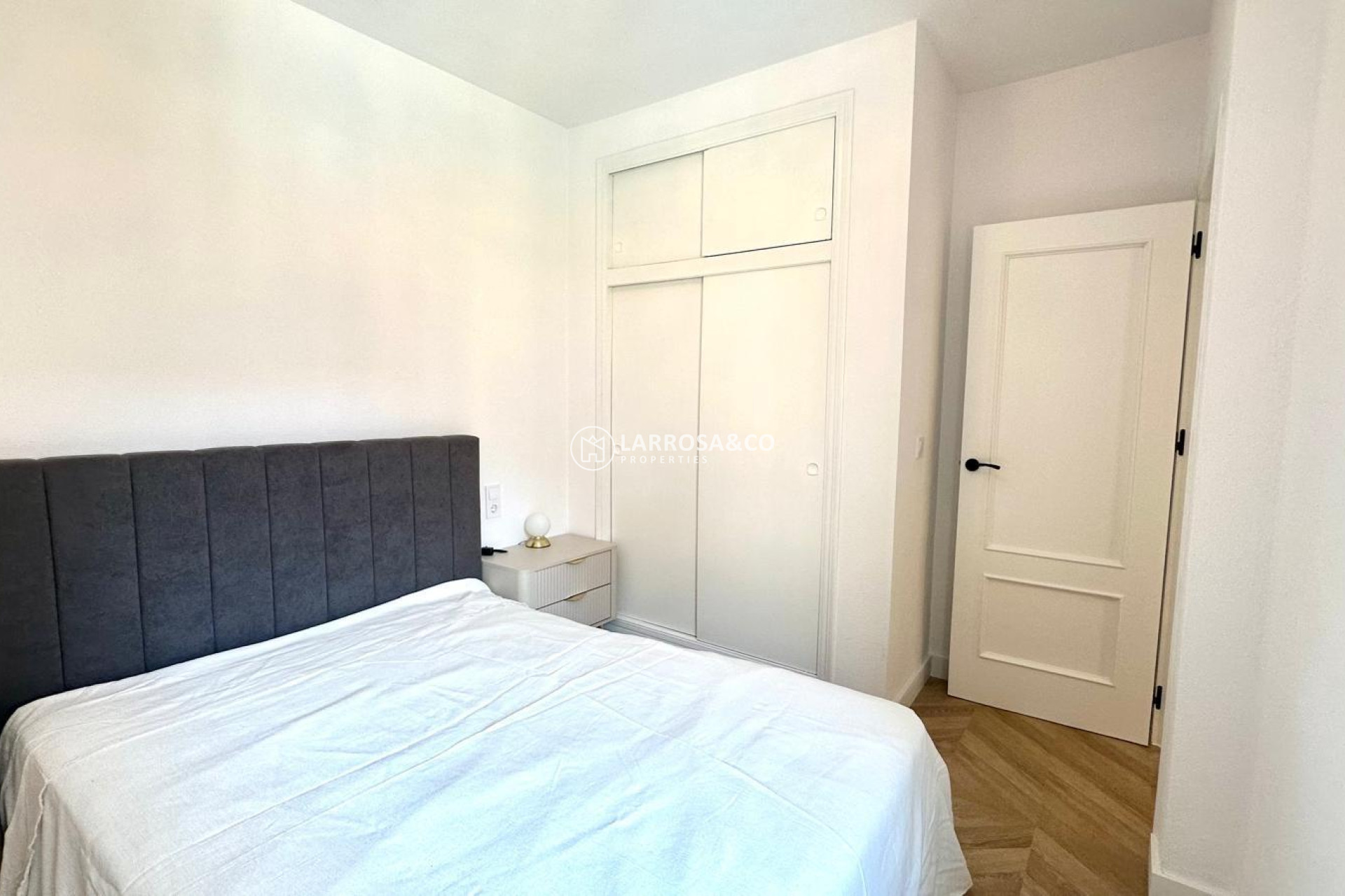 Resale - Apartment - Torrevieja - Centro