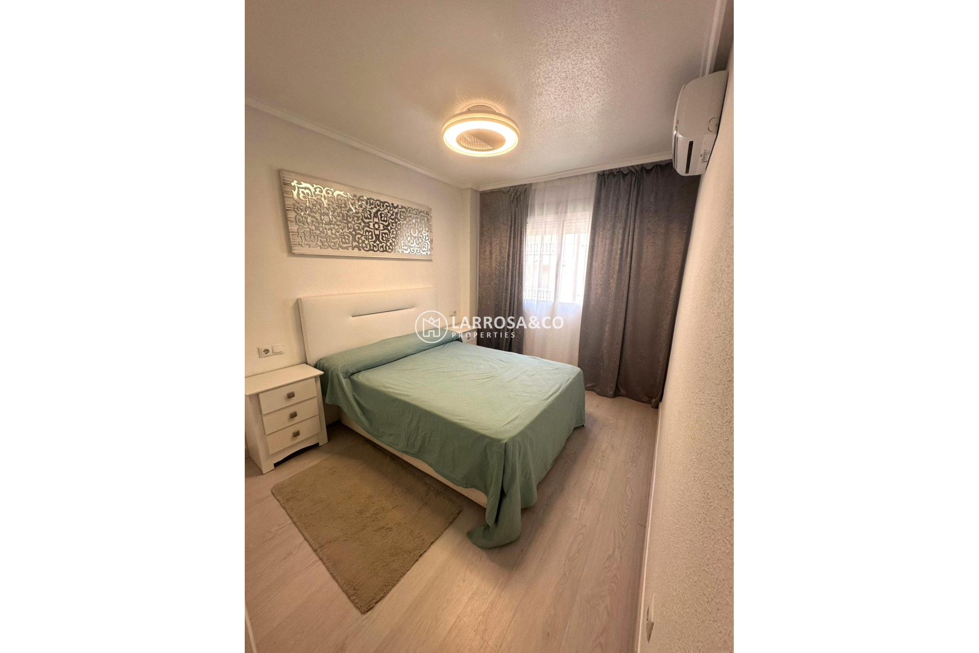 Resale - Apartment - Torrevieja - Centro