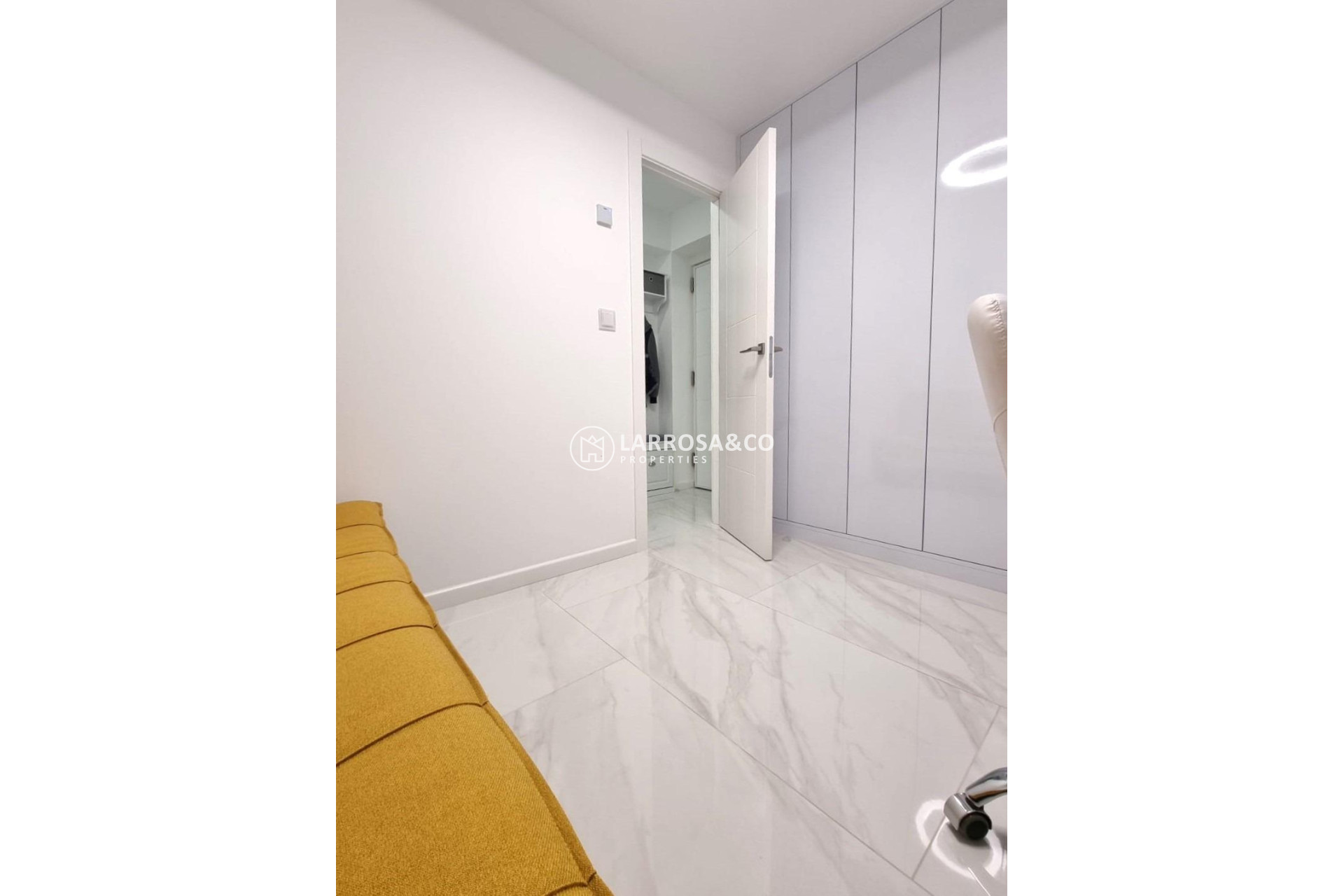 Resale - Apartment - Torrevieja - Centro