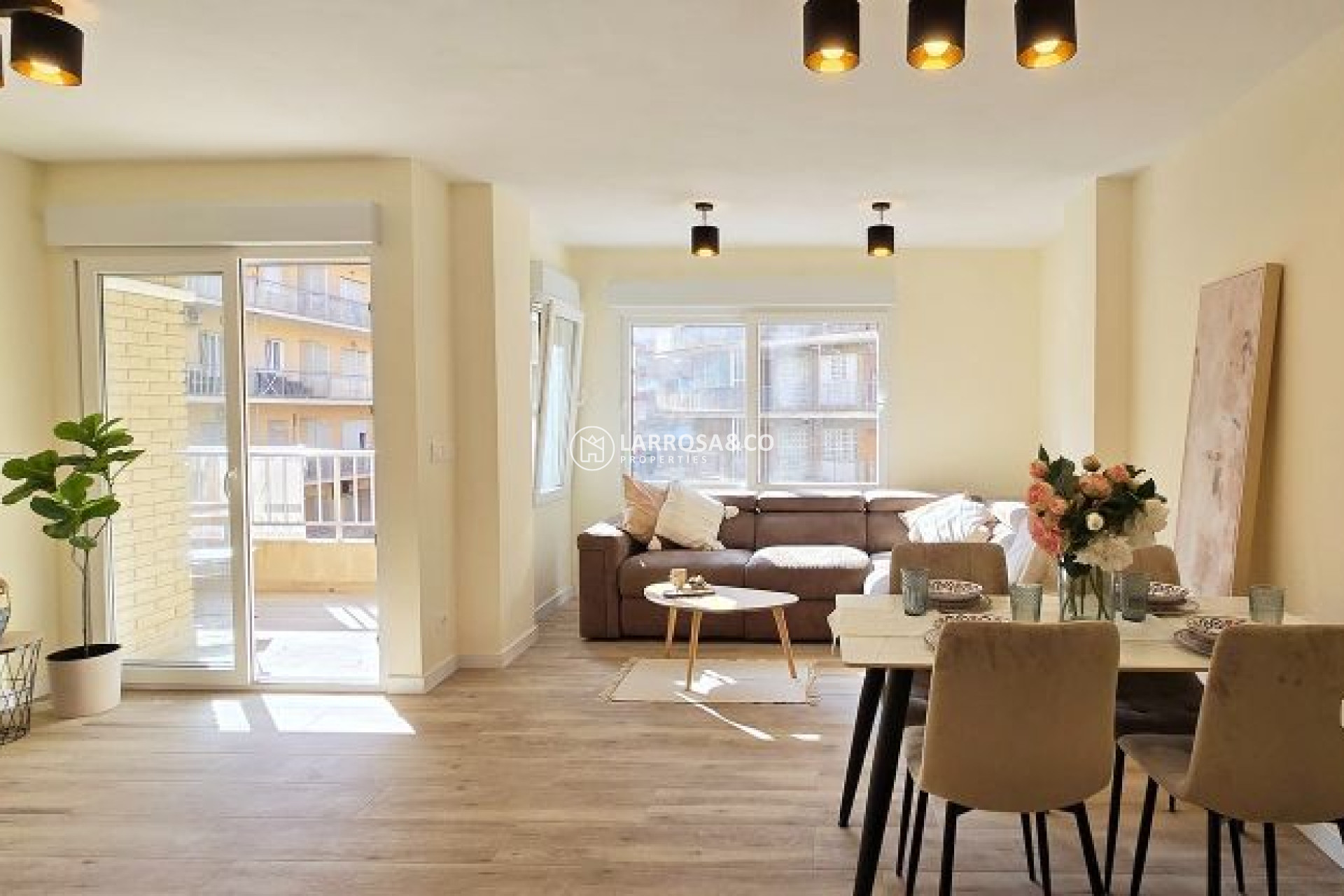 Resale - Apartment - Torrevieja - Centro