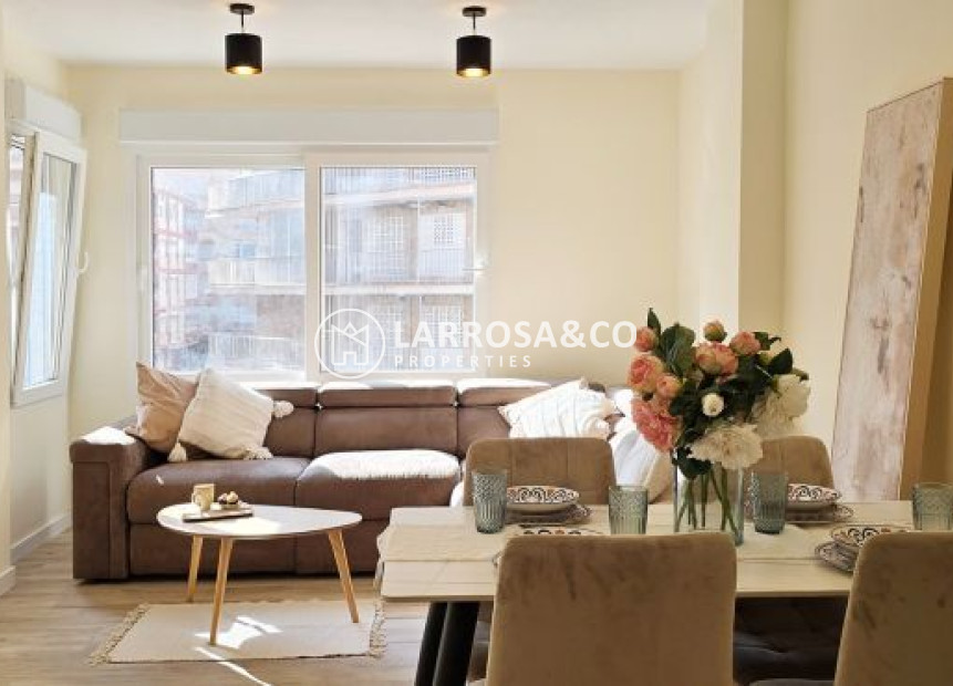 Resale - Apartment - Torrevieja - Centro