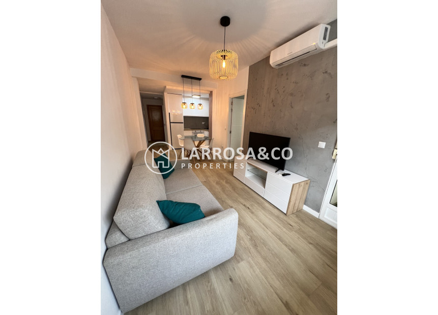 Resale - Apartment - Torrevieja - Centro