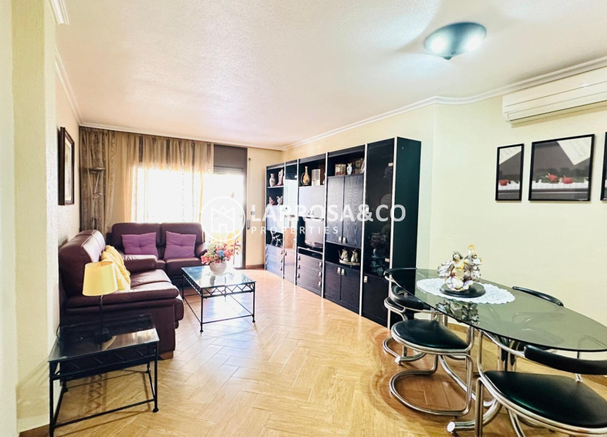 Resale - Apartment - Torrevieja - Centro