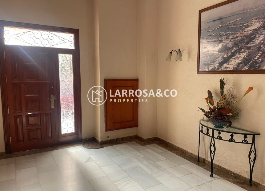 Resale - Apartment - Torrevieja - Centro