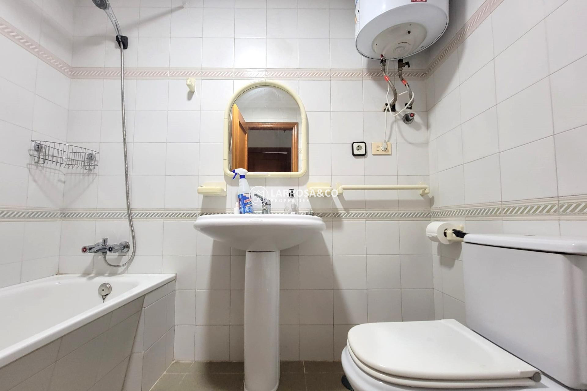 Resale - Apartment - Torrevieja - Centro