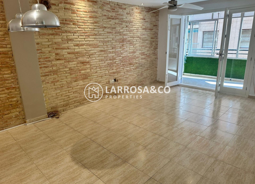 Resale - Apartment - Torrevieja - El Acequión - Los Náufragos