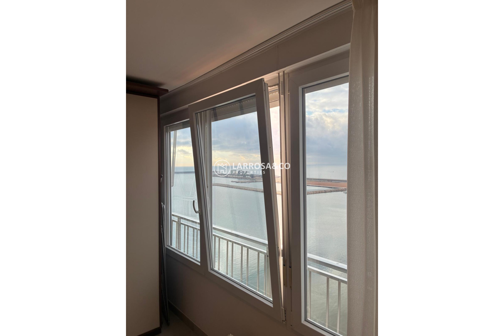 Resale - Apartment - Torrevieja - El Acequión - Los Náufragos