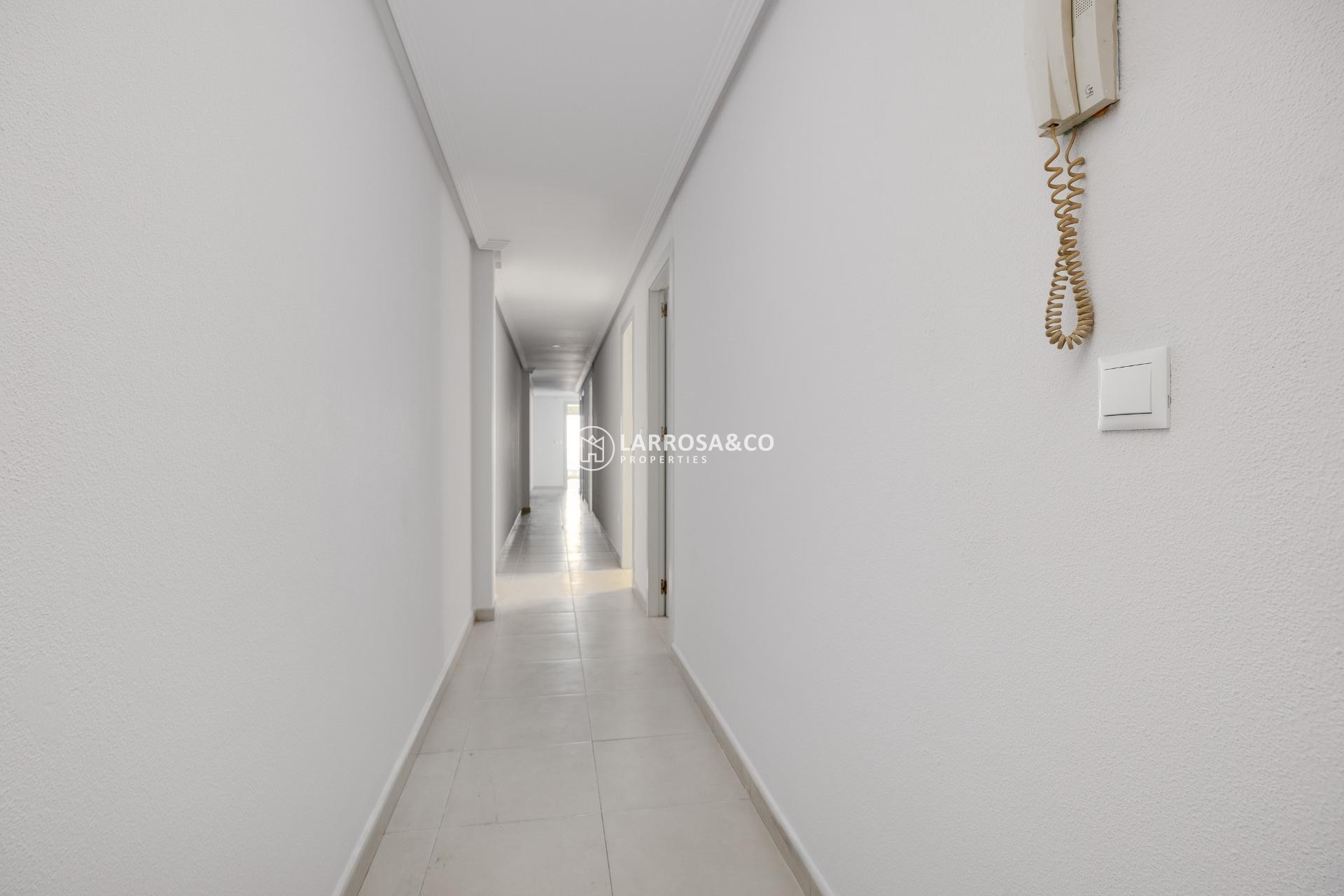 Resale - Apartment - Torrevieja - Estacion de autobuses