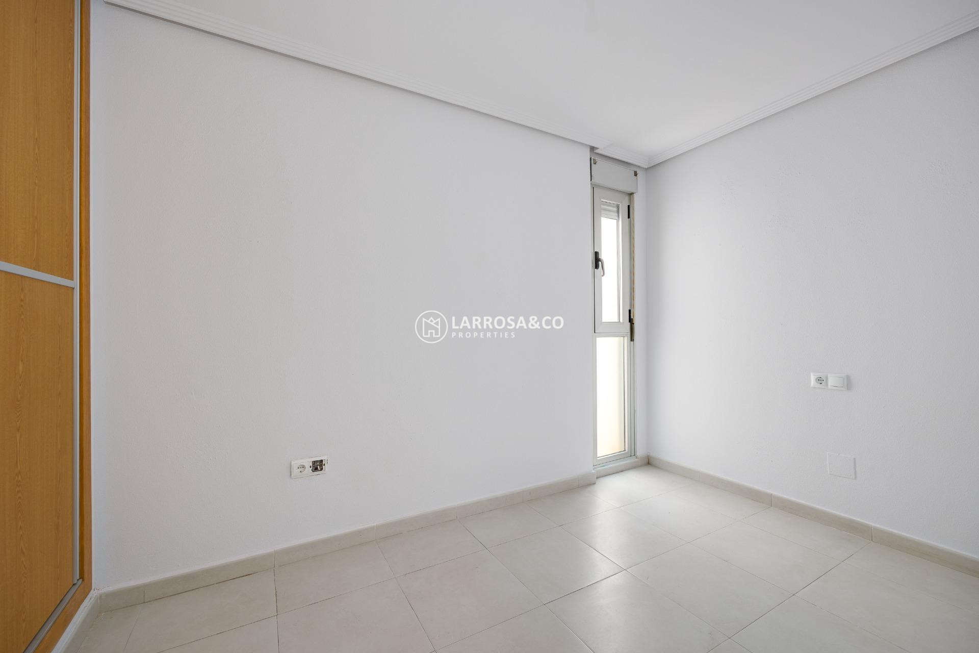 Resale - Apartment - Torrevieja - Estacion de autobuses