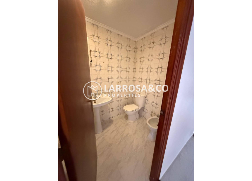 Resale - Apartment - Torrevieja - Estacion de autobuses