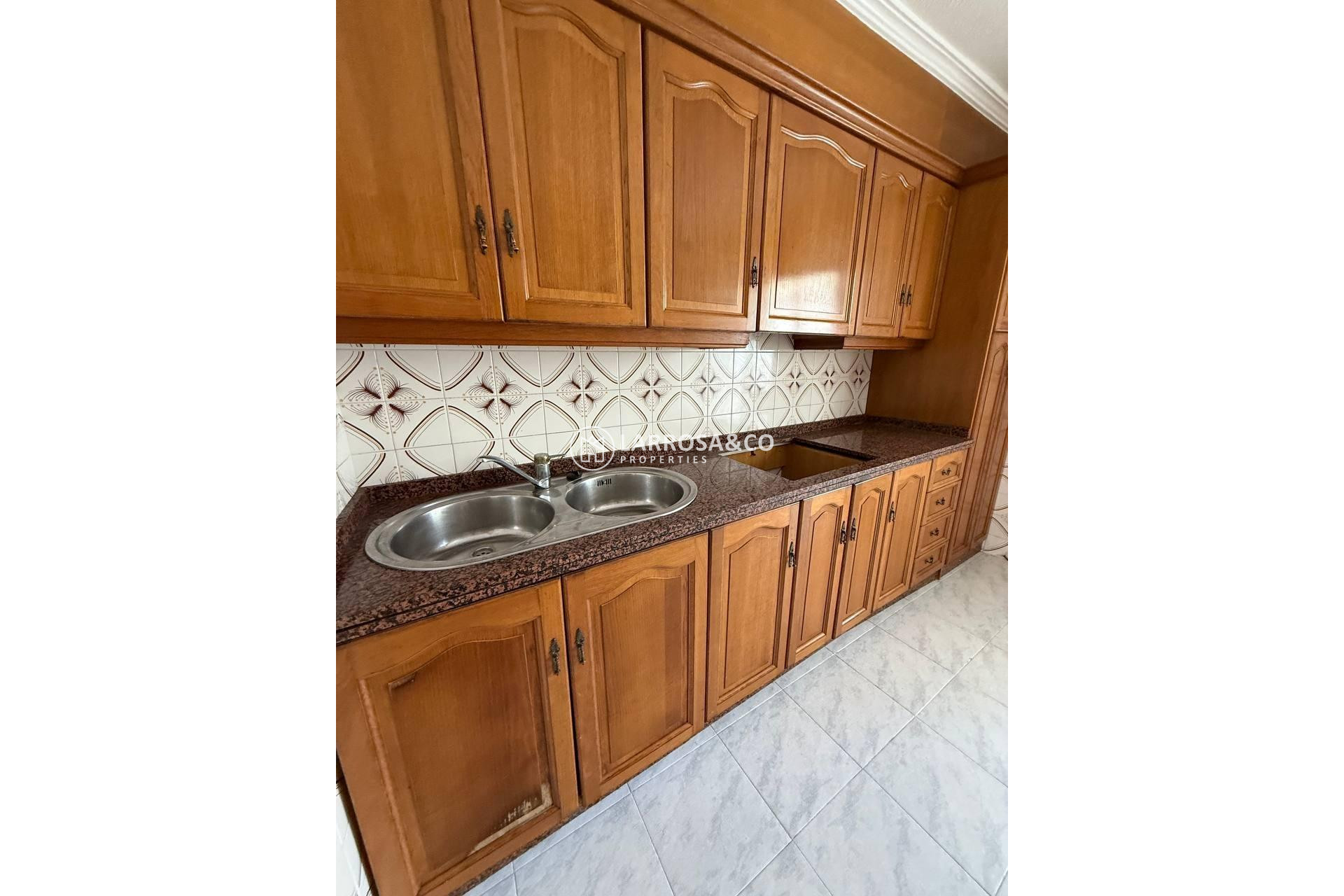 Resale - Apartment - Torrevieja - Estacion de autobuses